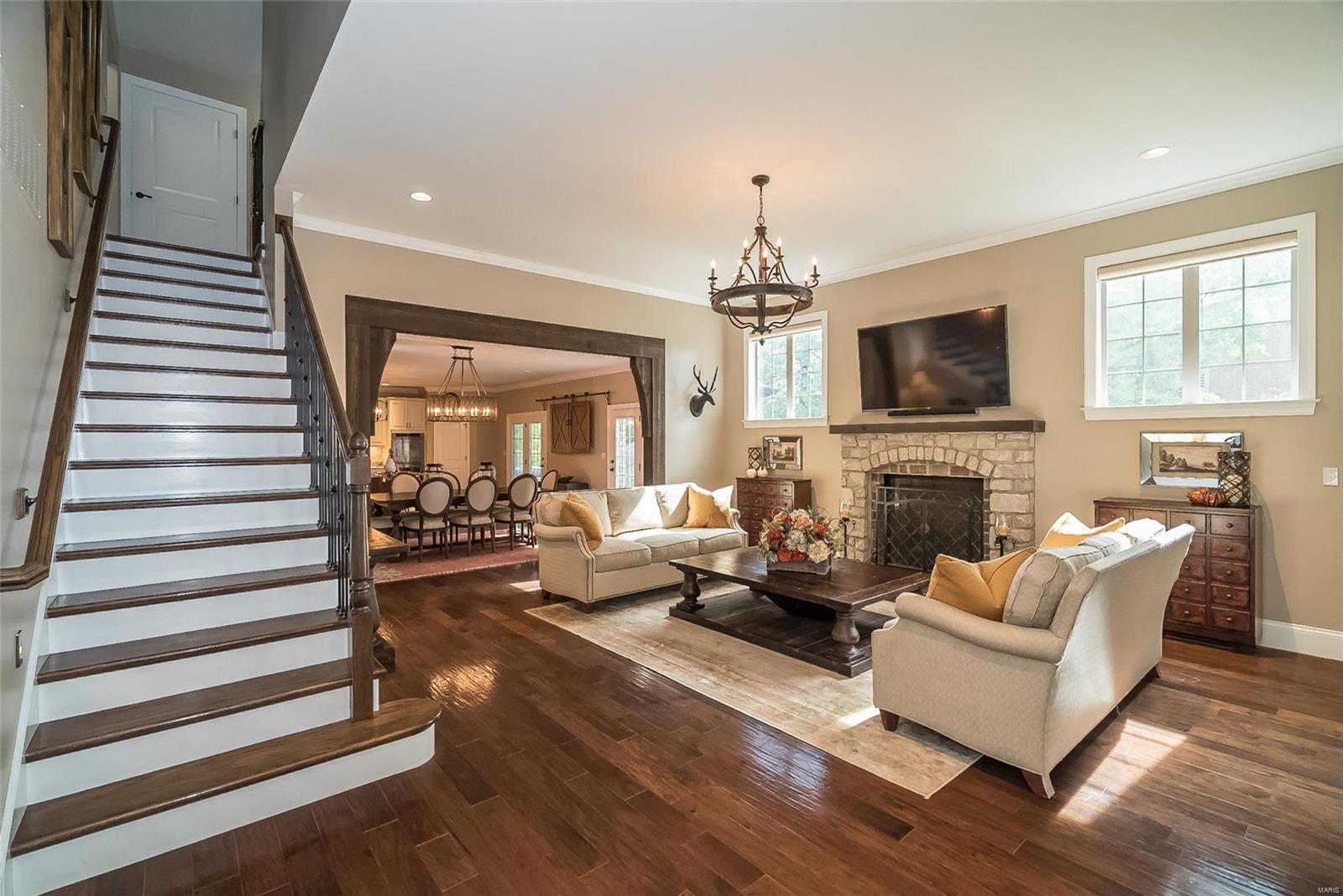 Ladue Court - Residential