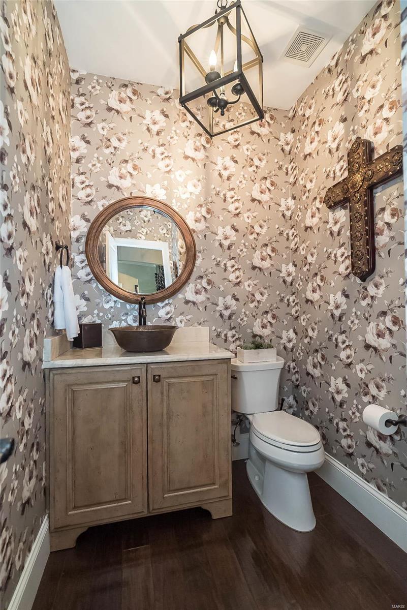 Ladue Court - Residential