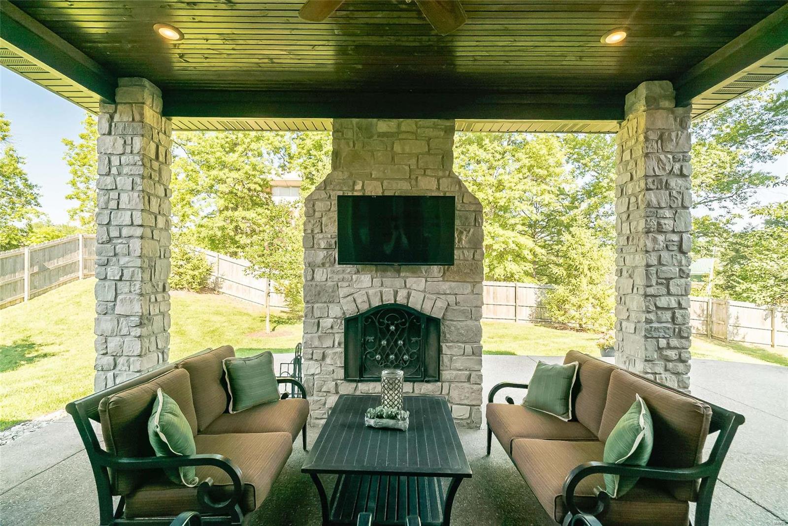 Ladue Court - Residential