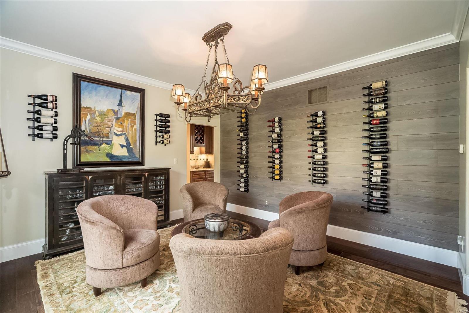 Ladue Court - Residential