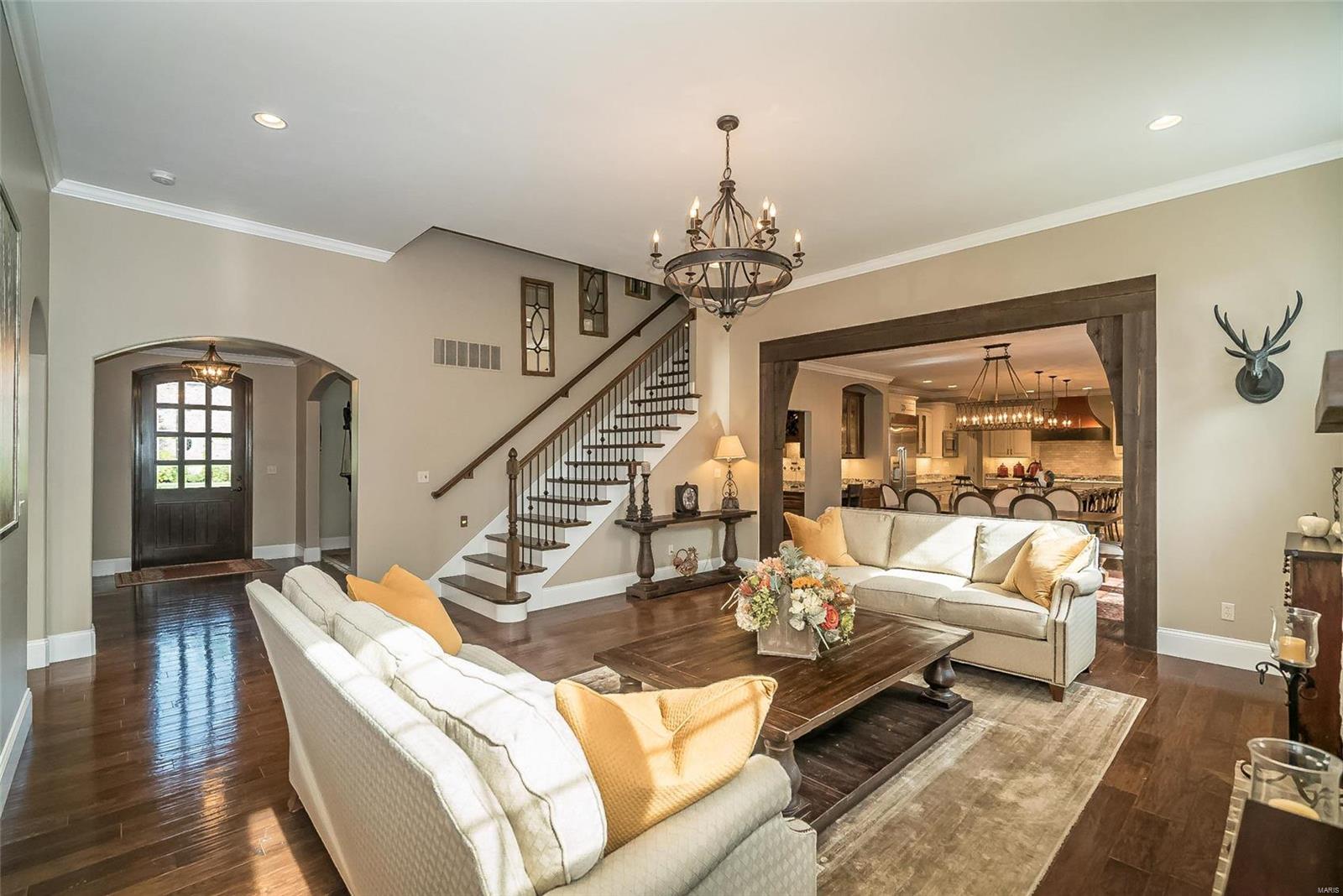 Ladue Court - Residential