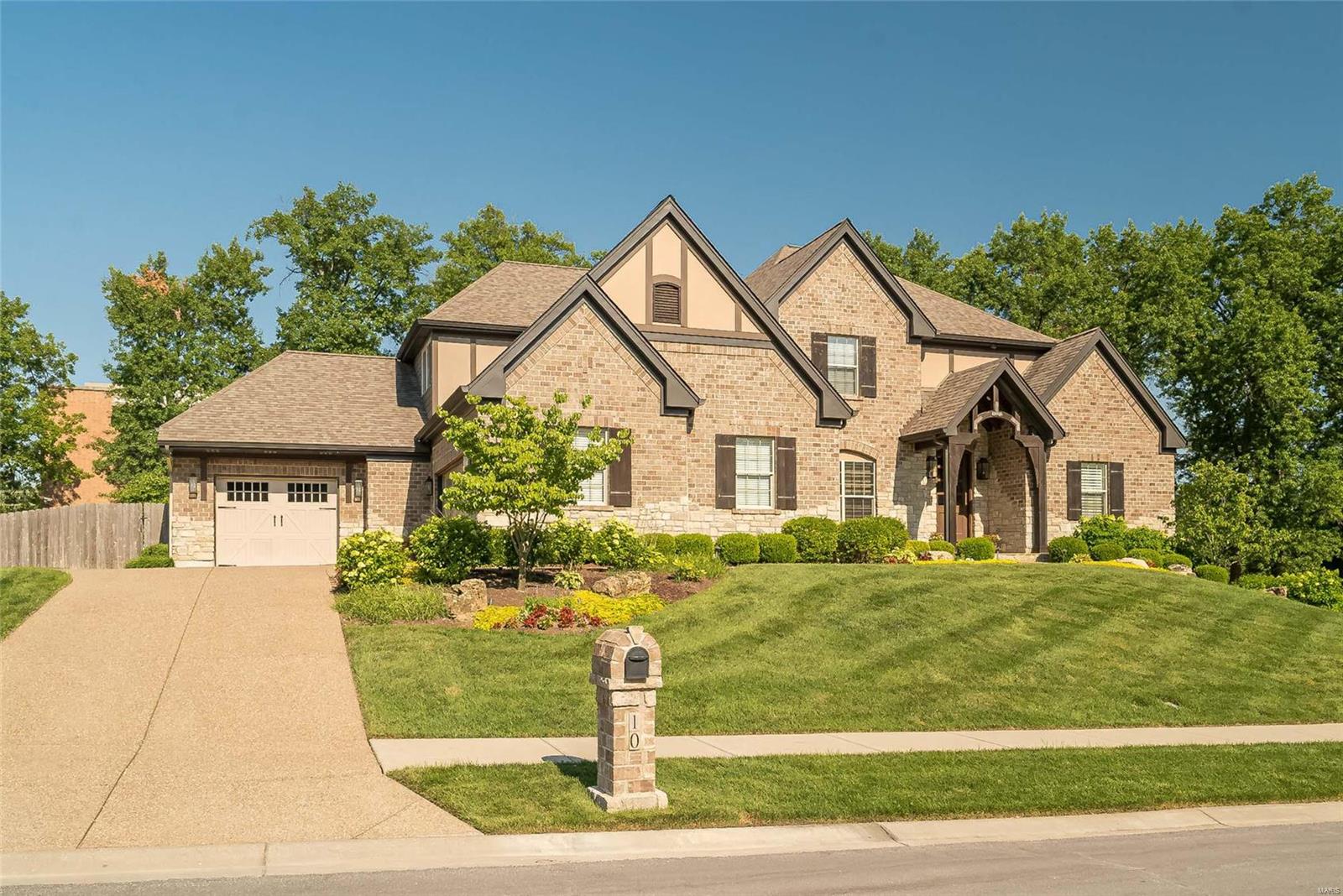 Ladue Court - Residential