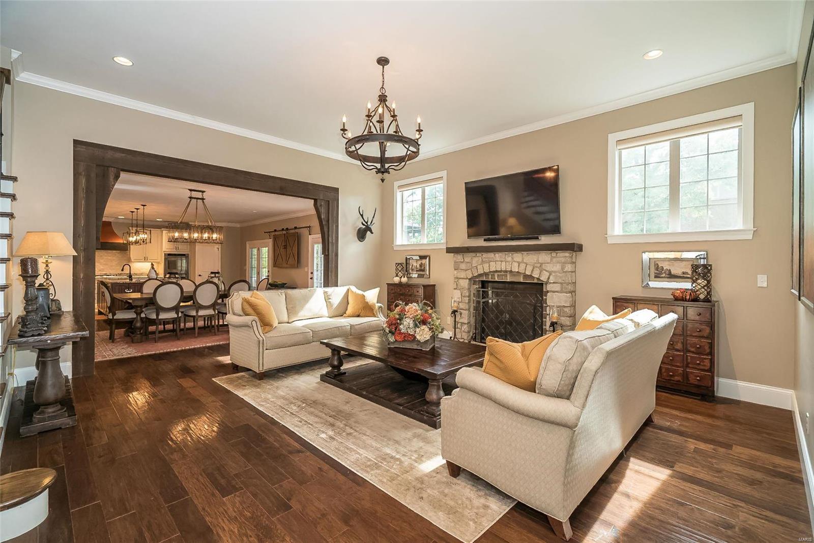 Ladue Court - Residential