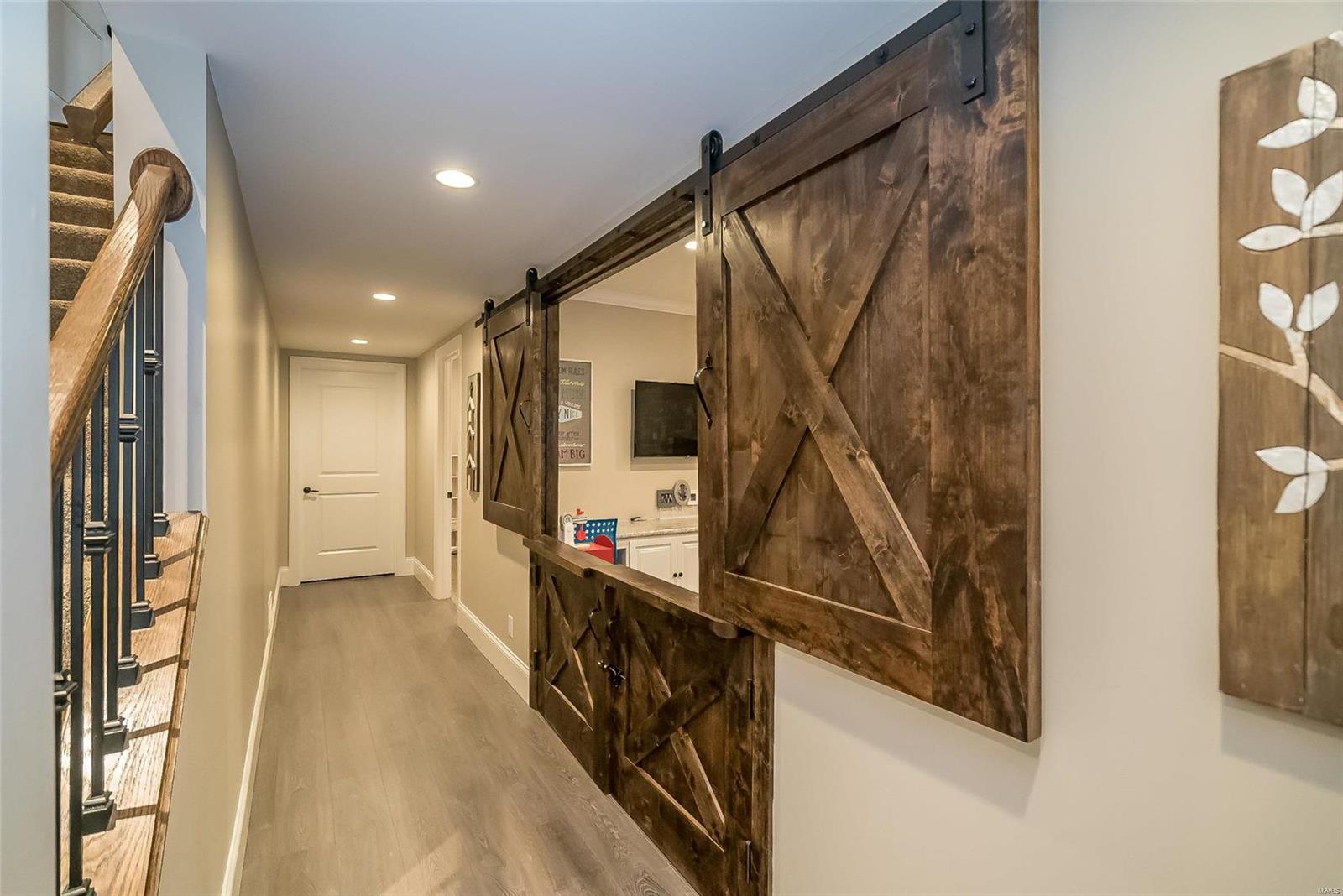 Ladue Court - Residential