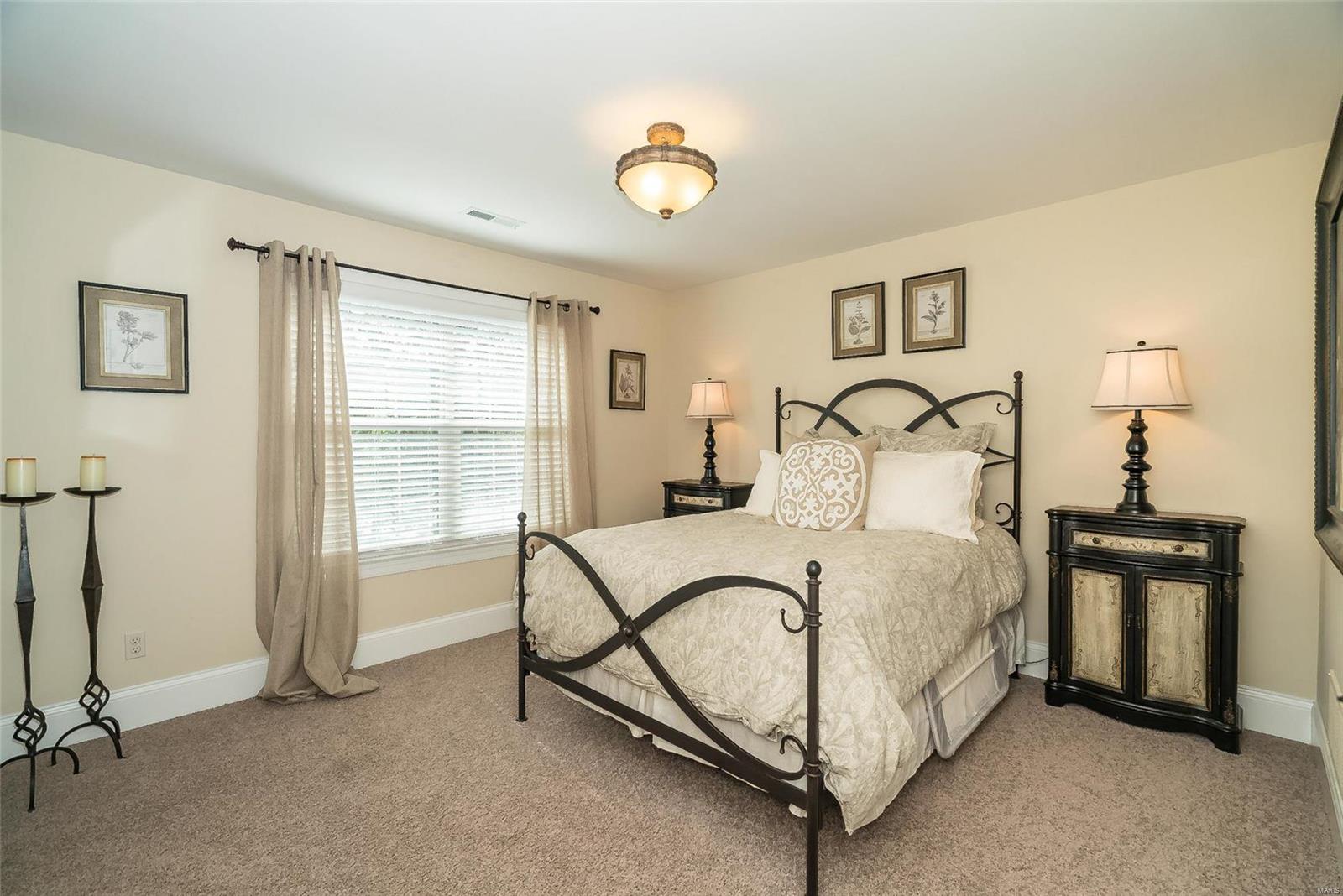 Ladue Court - Residential