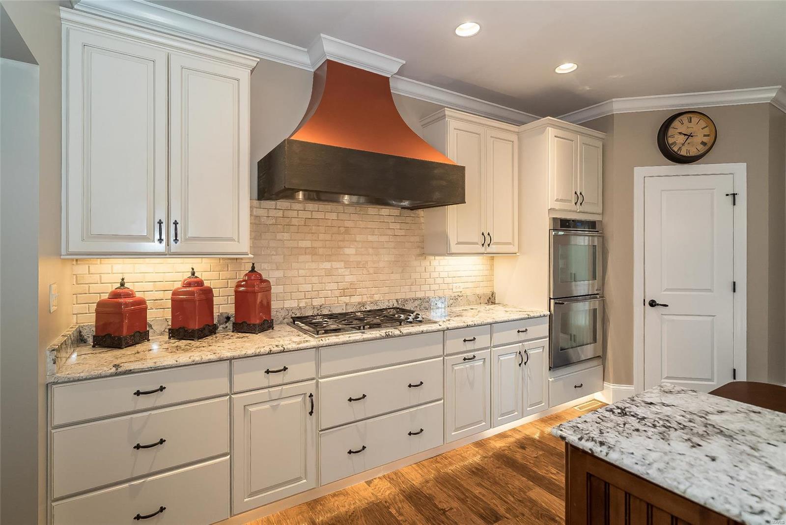 Ladue Court - Residential