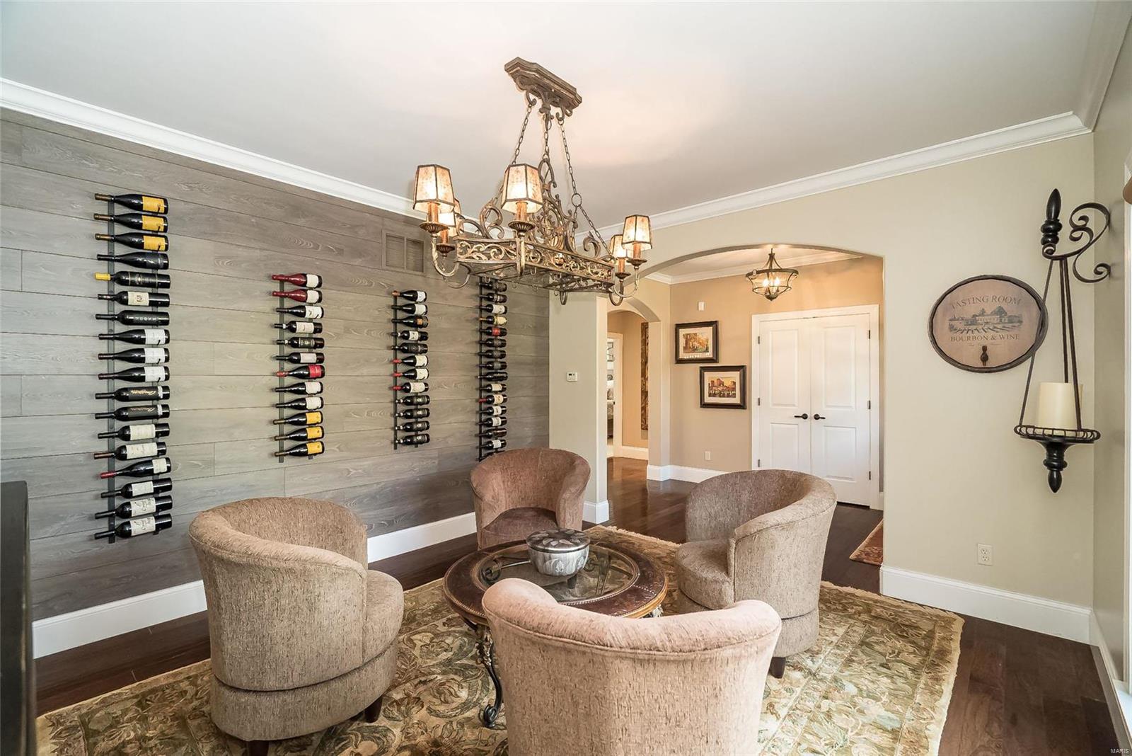 Ladue Court - Residential