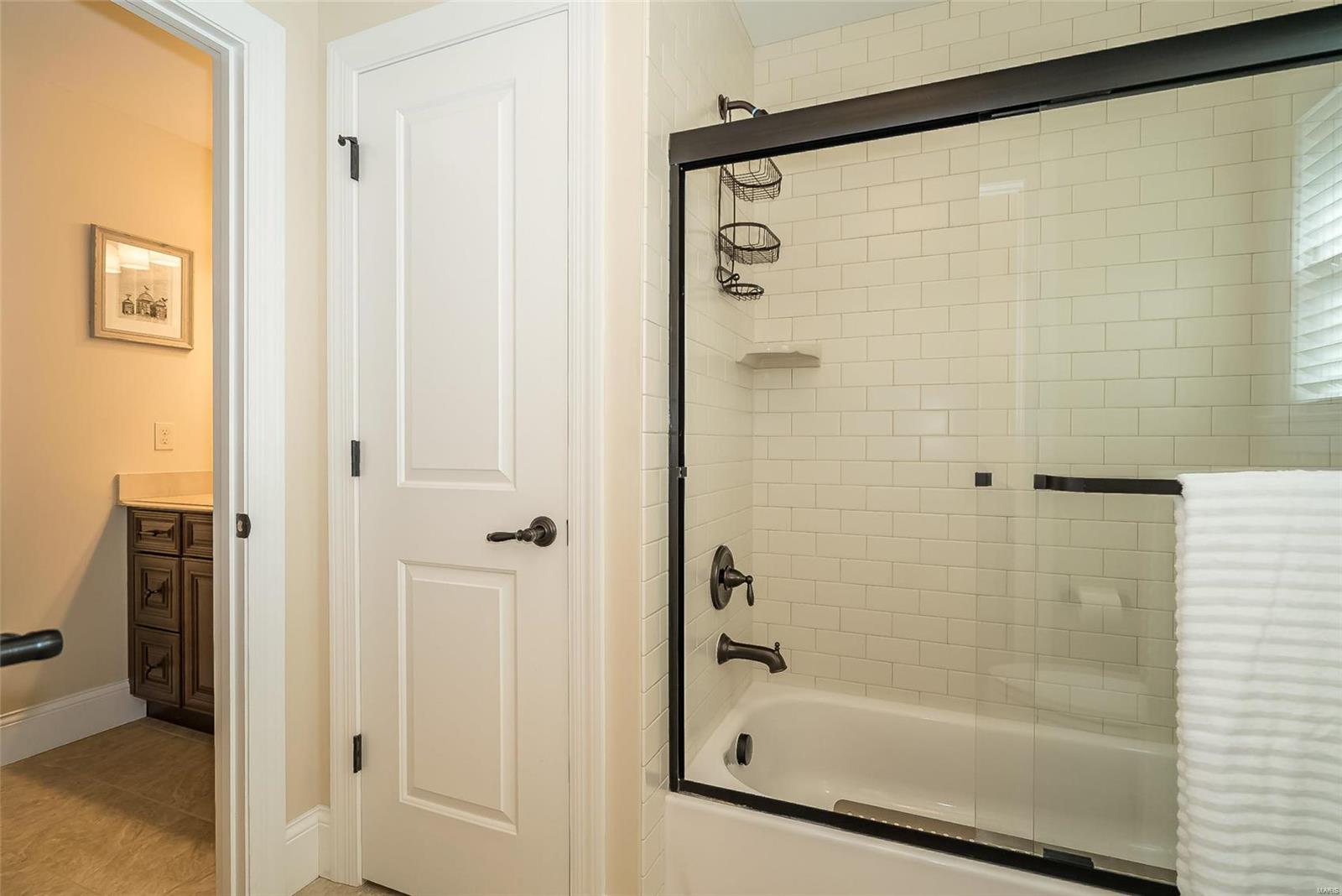 Ladue Court - Residential