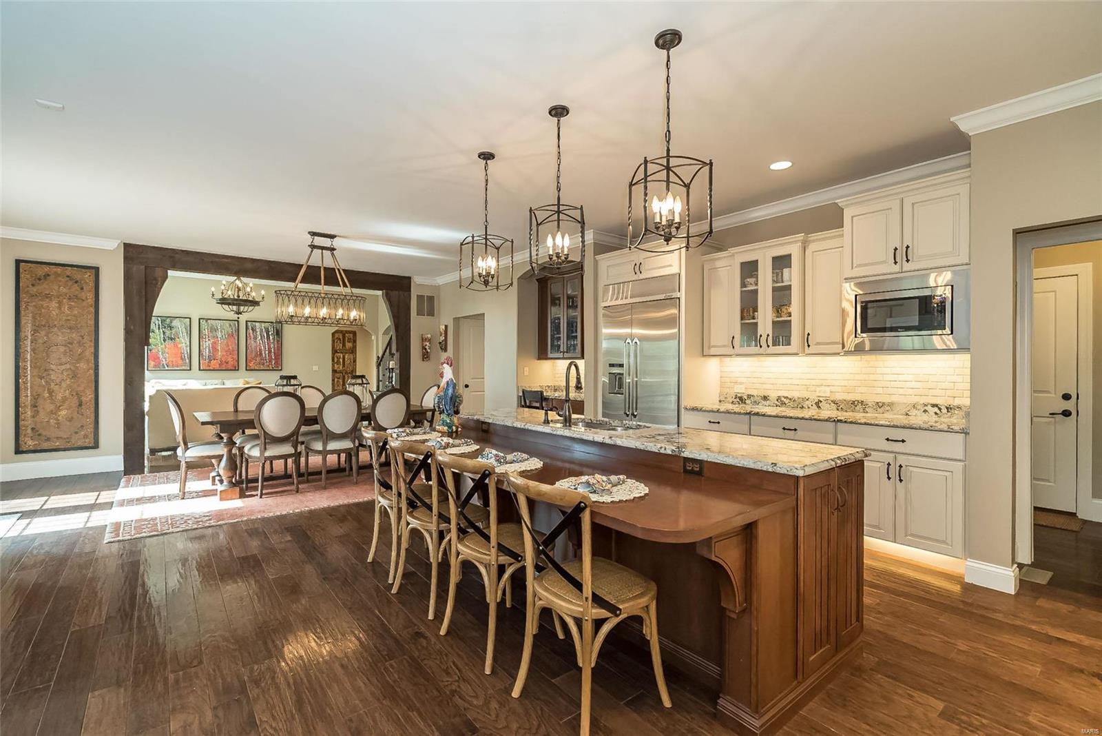 Ladue Court - Residential