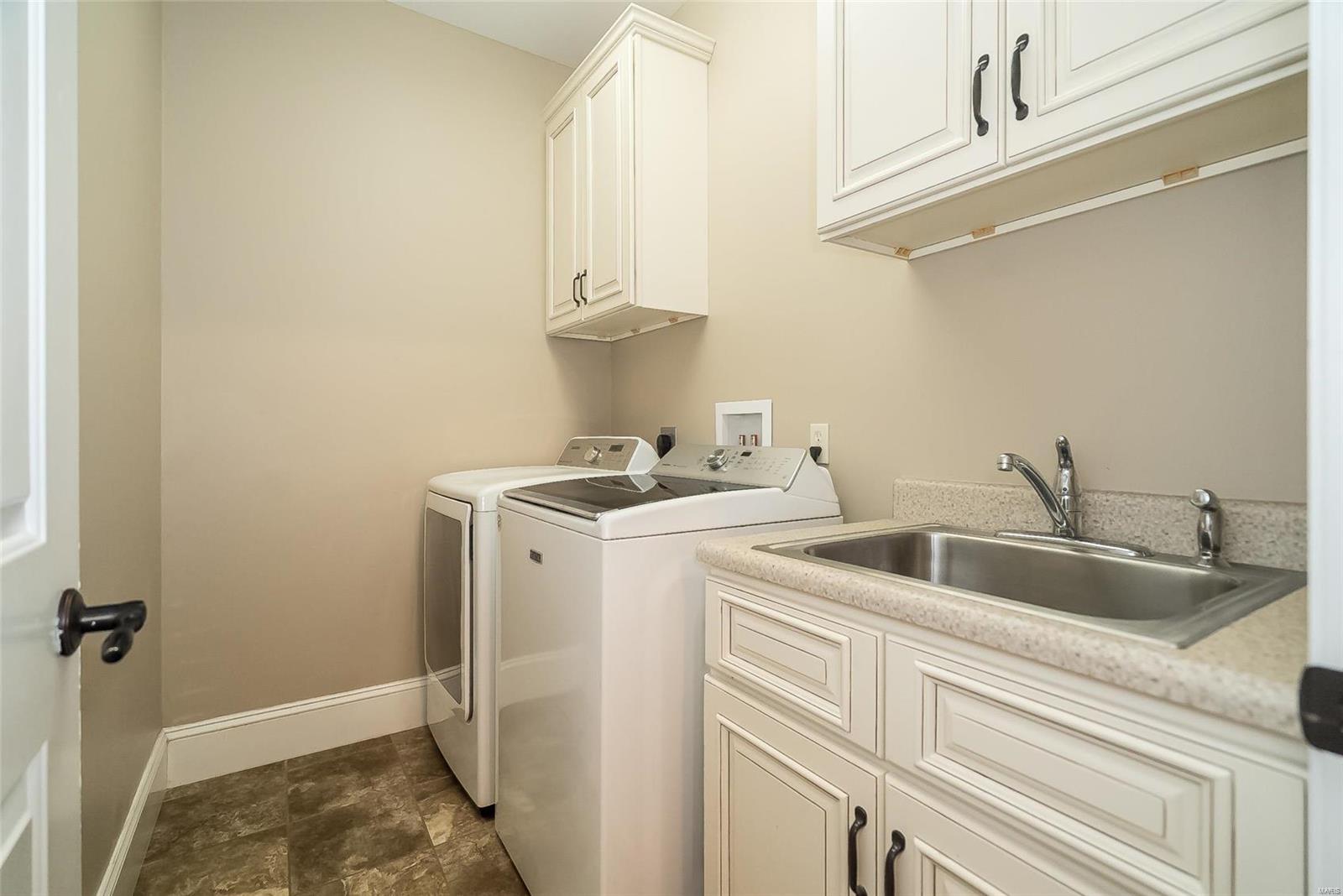 Ladue Court - Residential