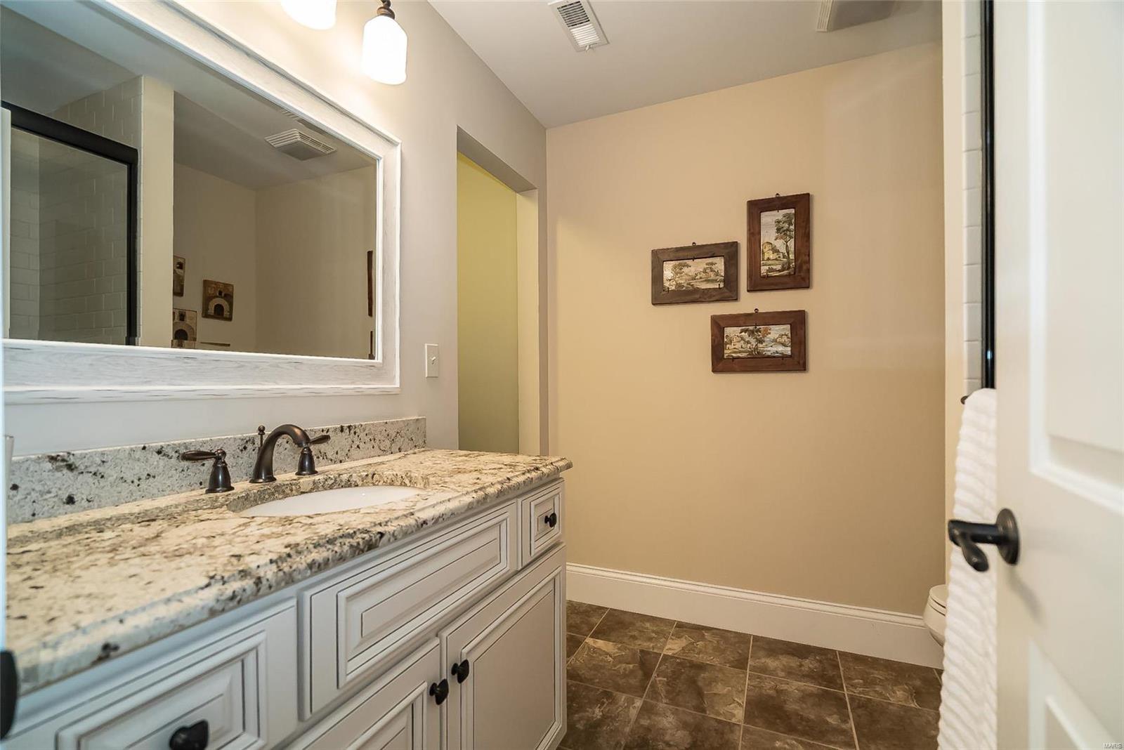 Ladue Court - Residential