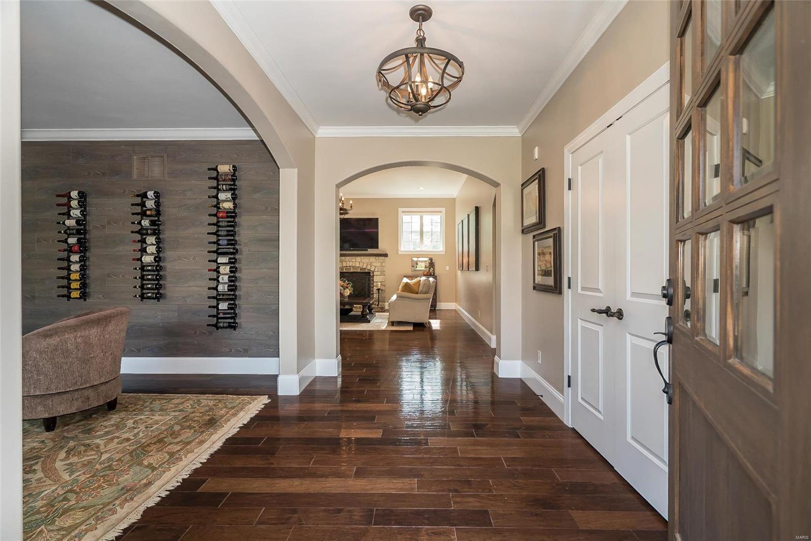 Ladue Court - Residential