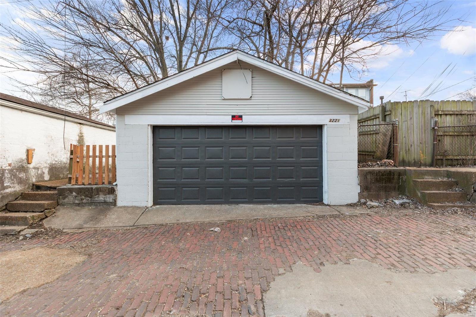 St Louis Commons Add - Residential