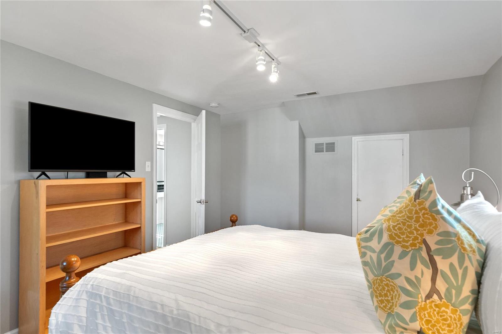 Beverly Woods - Residential