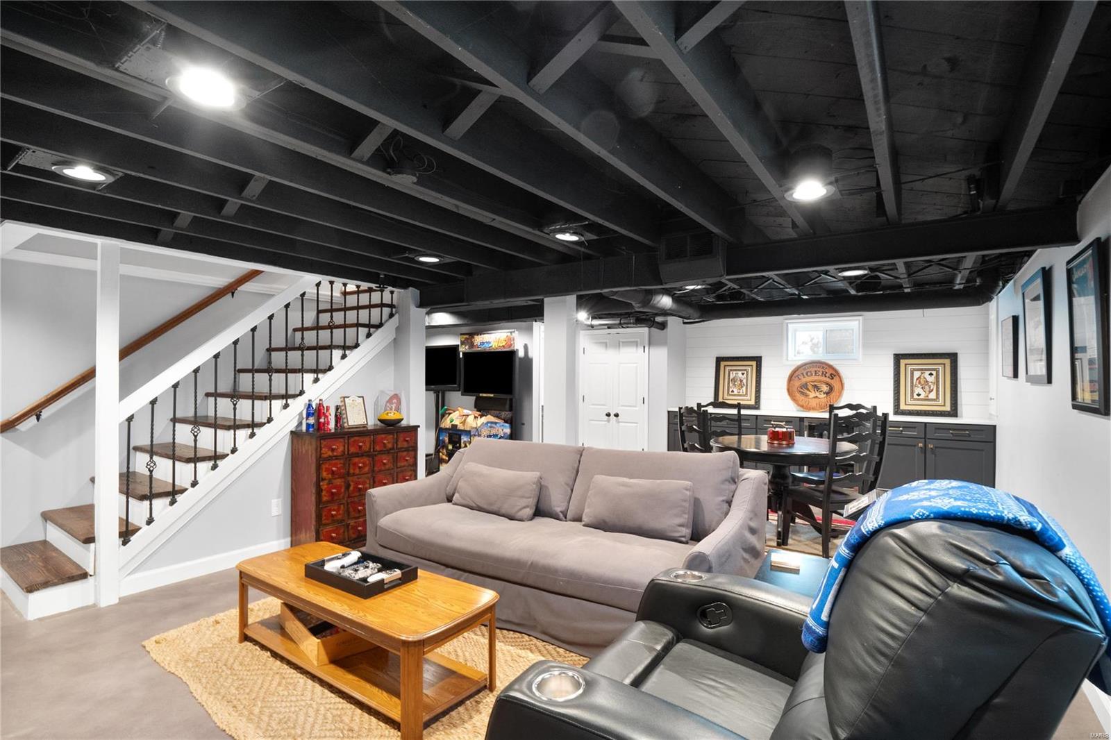 Beverly Woods - Residential