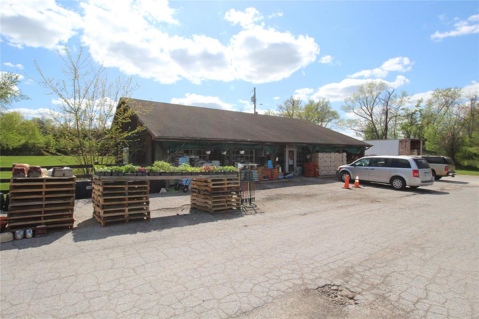 Turkey Track Corner - Commercial Sale