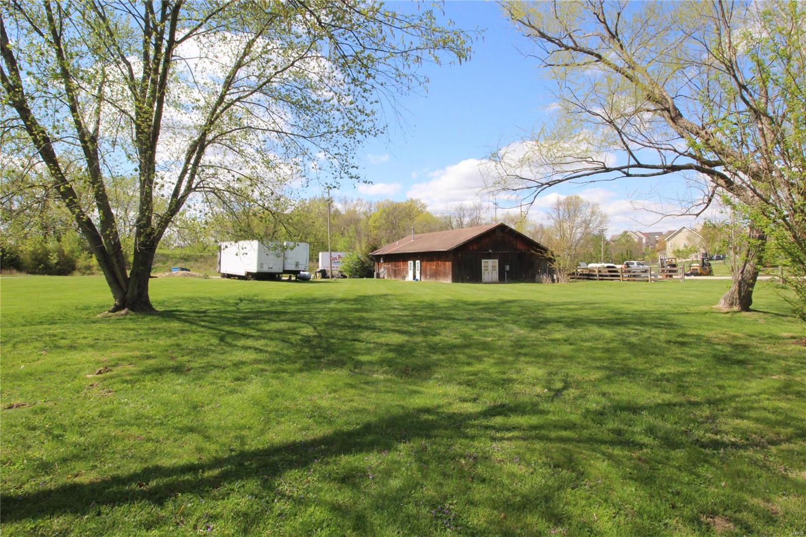 Turkey Track Corner - Commercial Sale