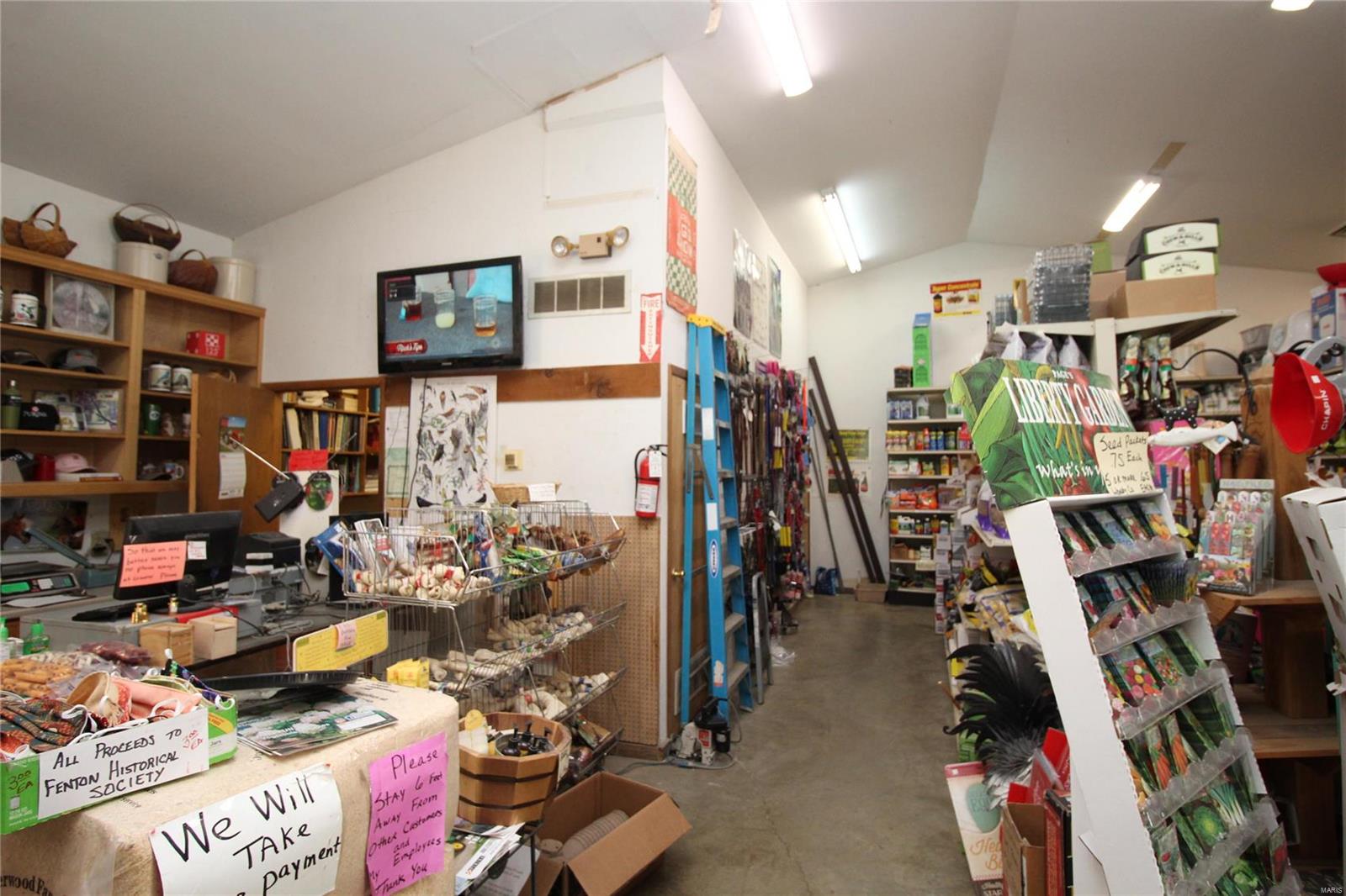 Turkey Track Corner - Commercial Sale