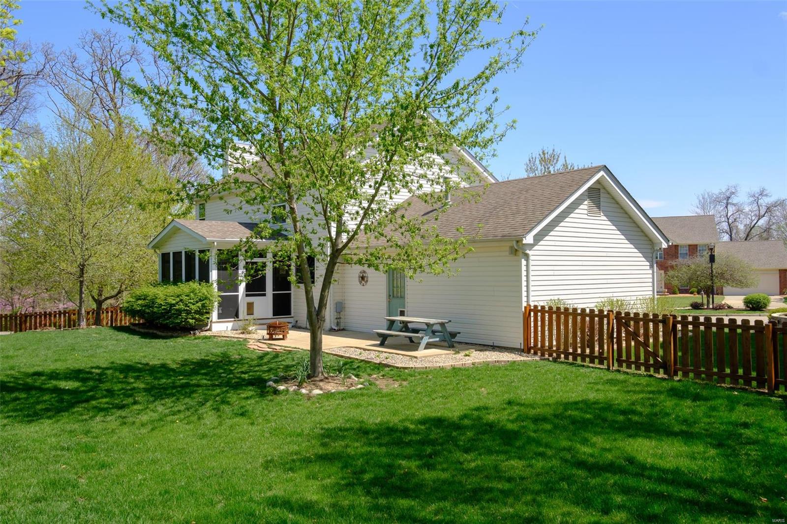 Twin Chimneys - Residential