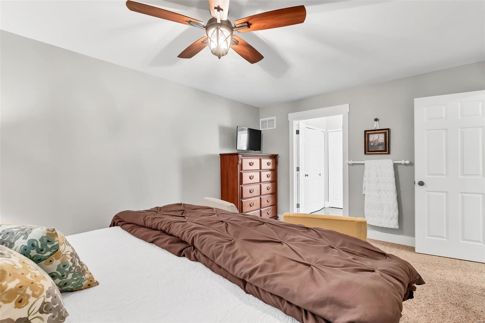 Twin Chimneys - Residential