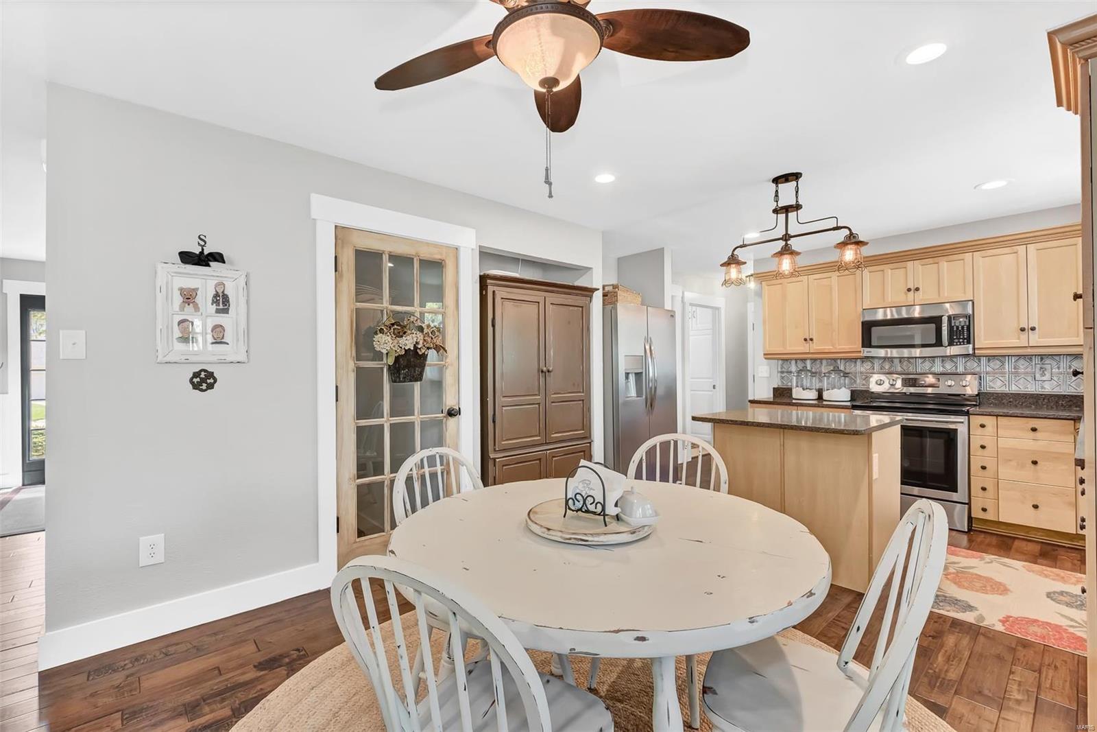 Twin Chimneys - Residential