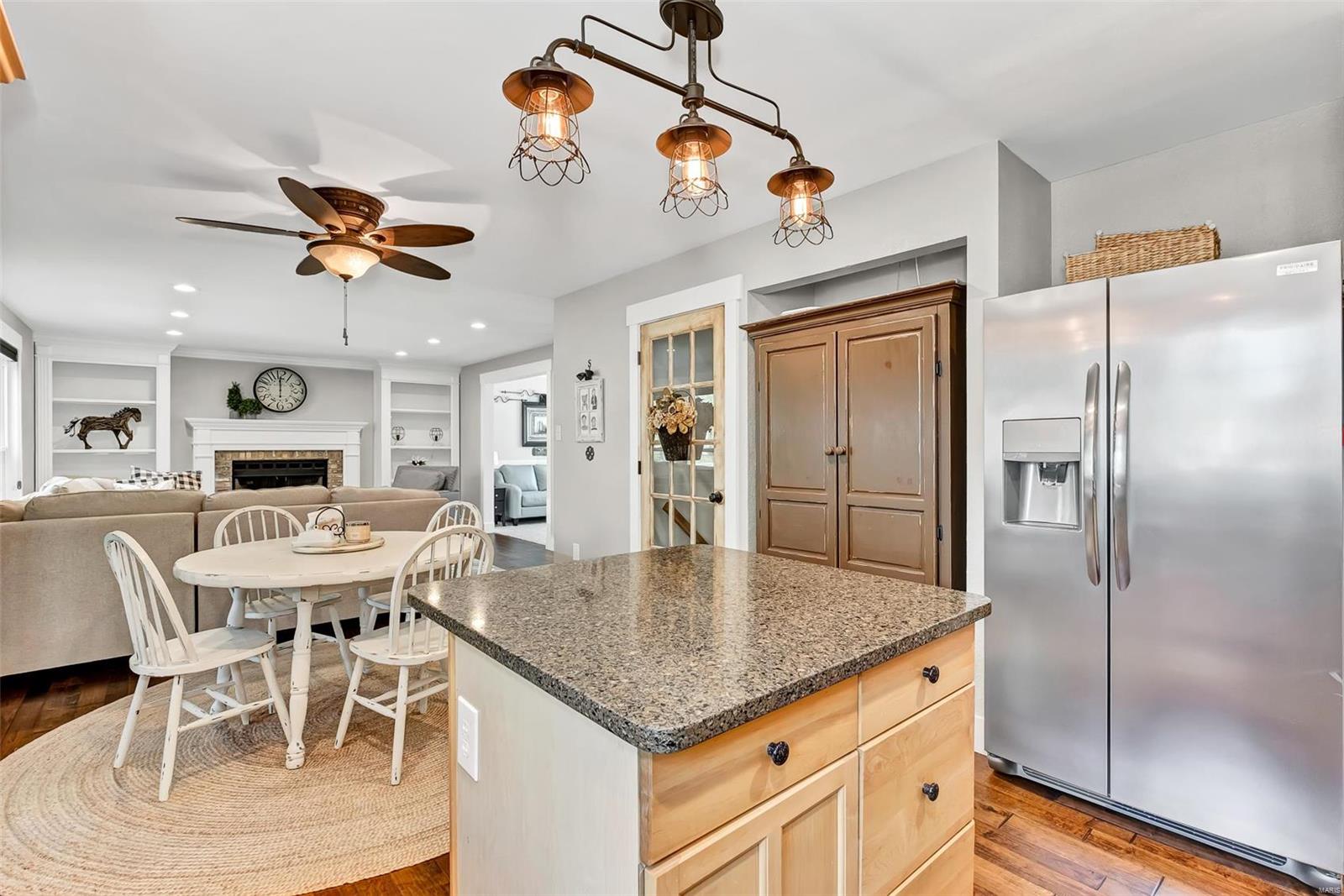 Twin Chimneys - Residential