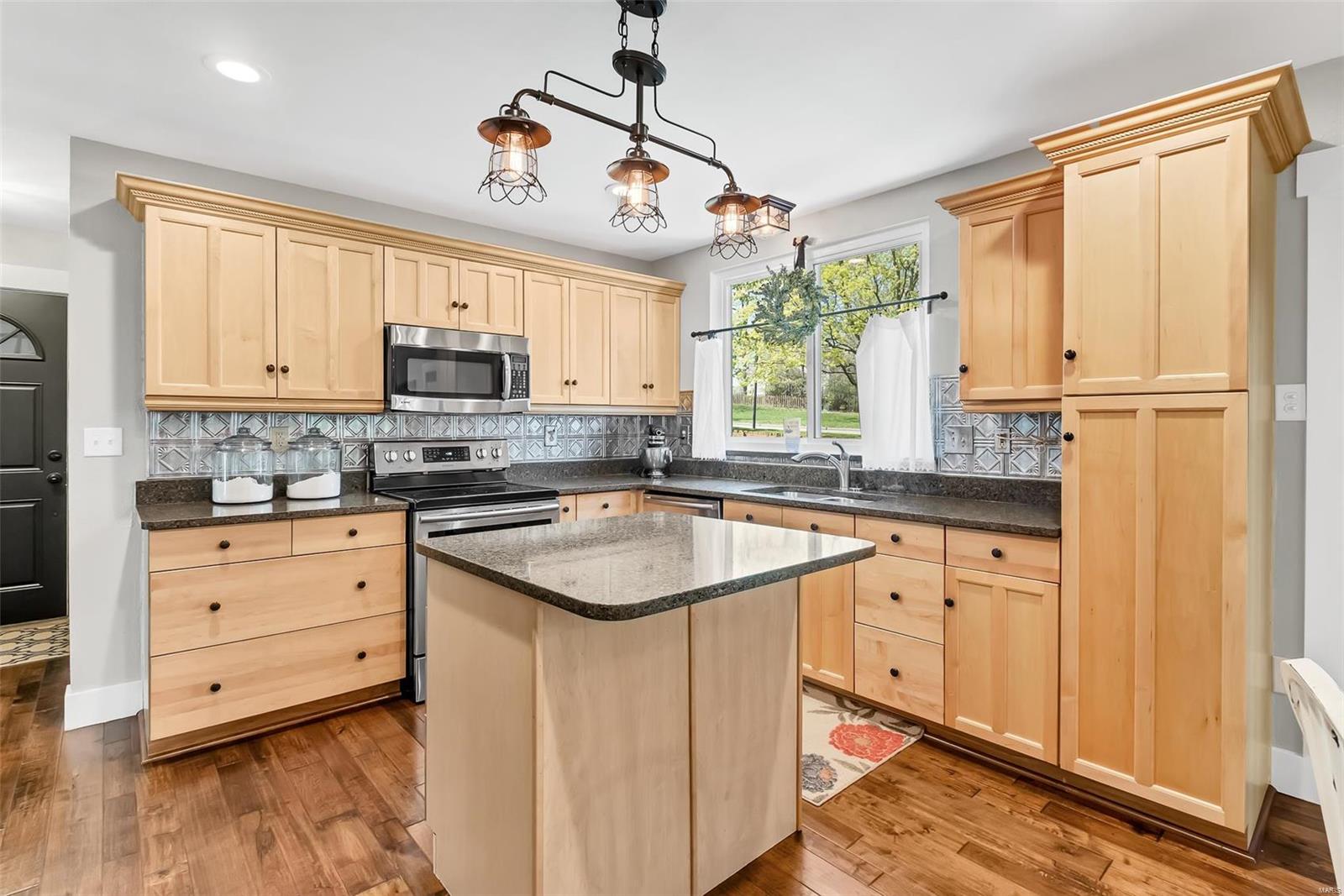 Twin Chimneys - Residential