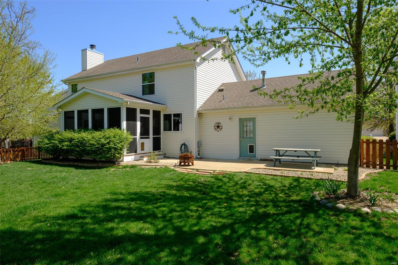 Twin Chimneys - Residential