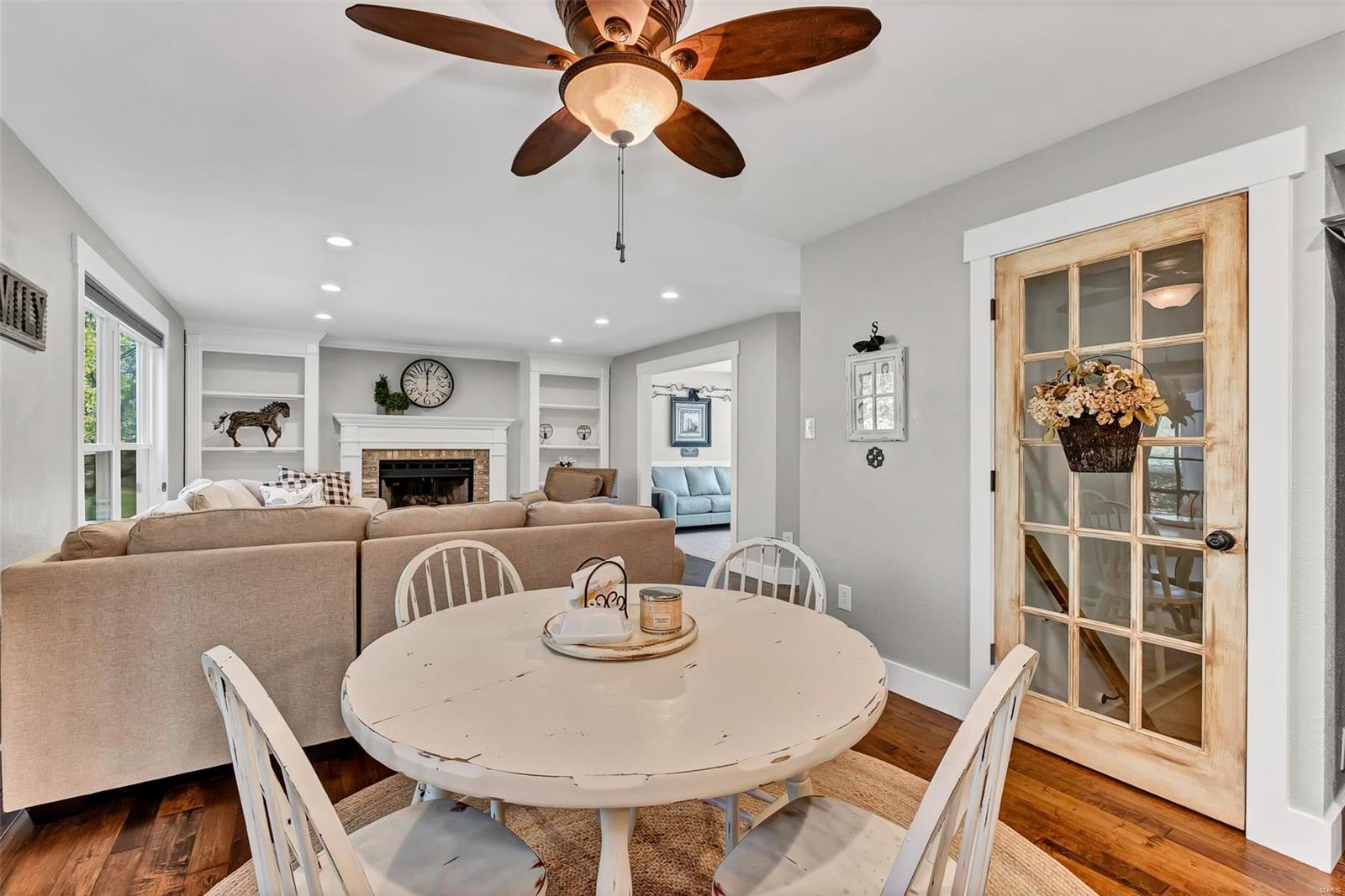 Twin Chimneys - Residential