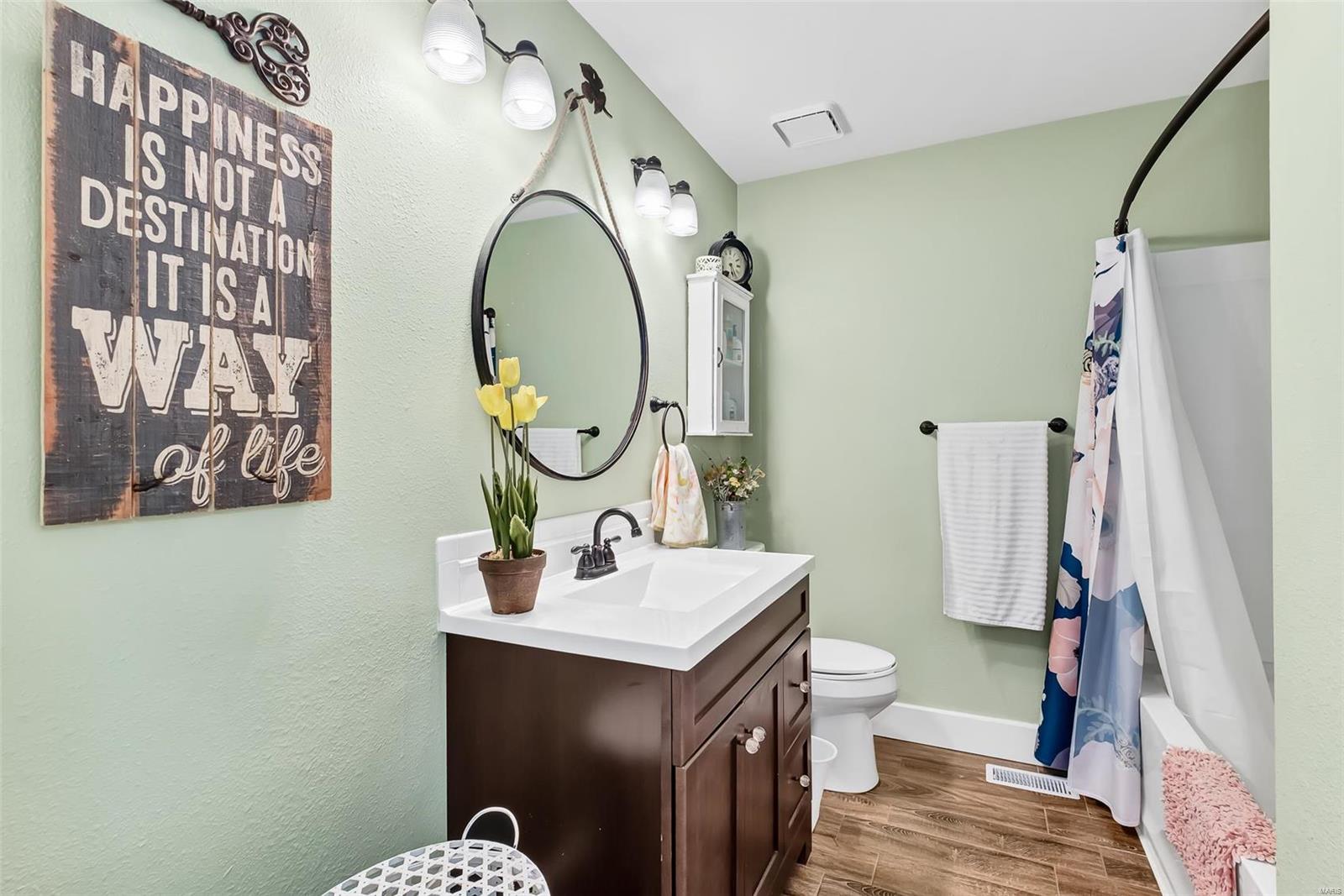 Twin Chimneys - Residential