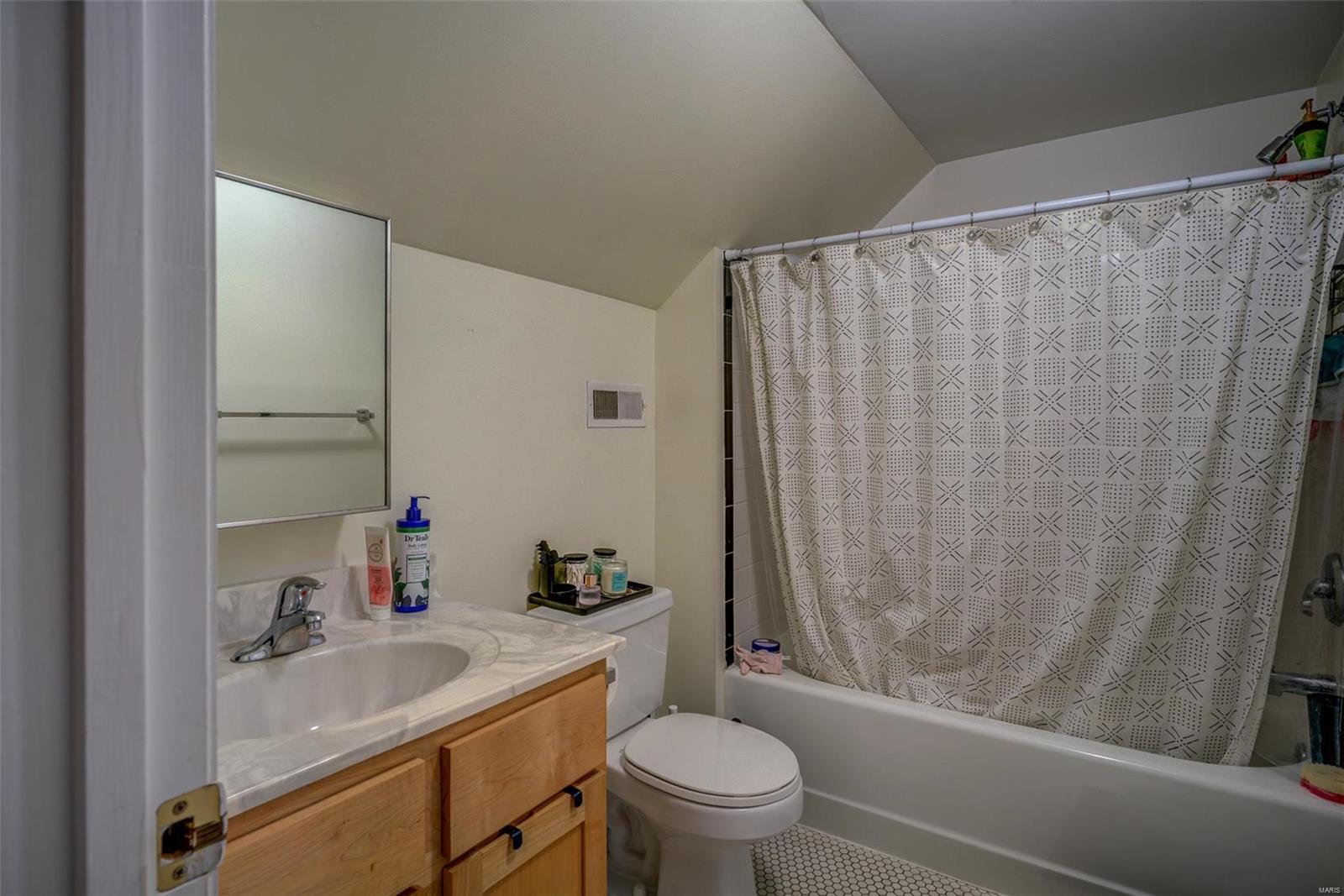 Peter Lindells 2nd Add - Residential Income