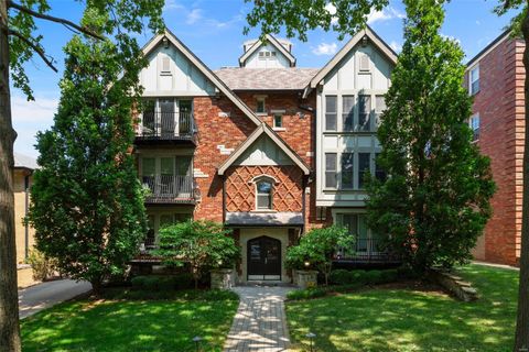 7527 Oxford Avenue 1E Clayton MO 63105