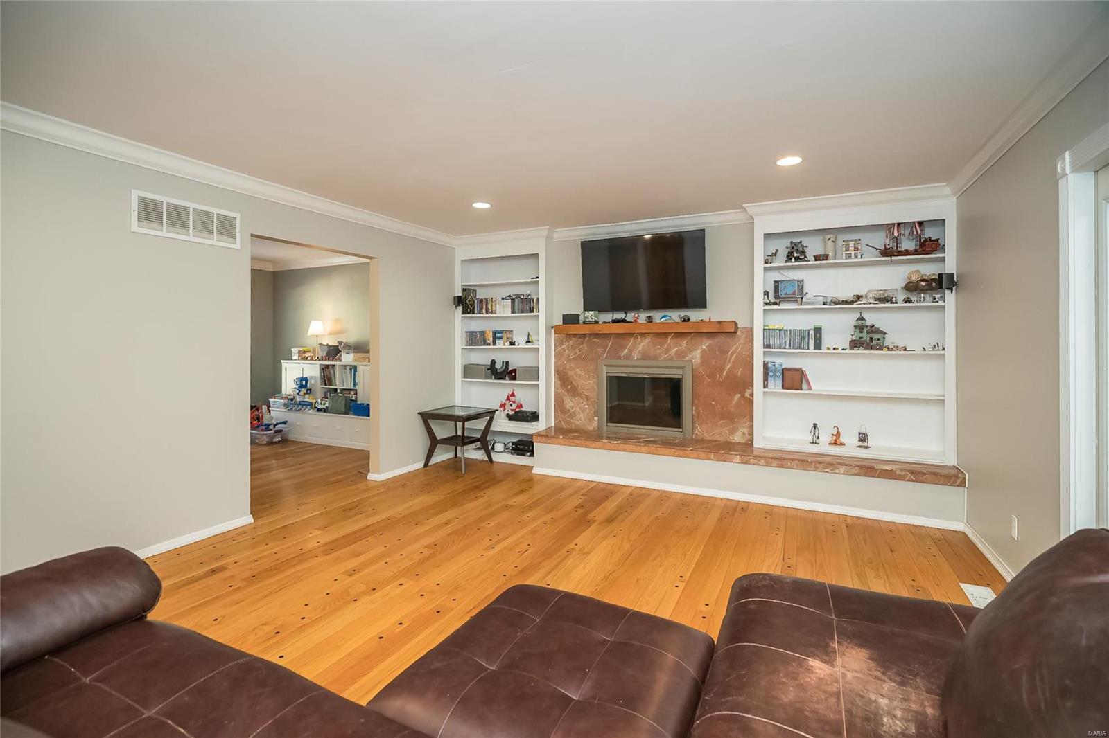 Westbury Manor 6 - Residential