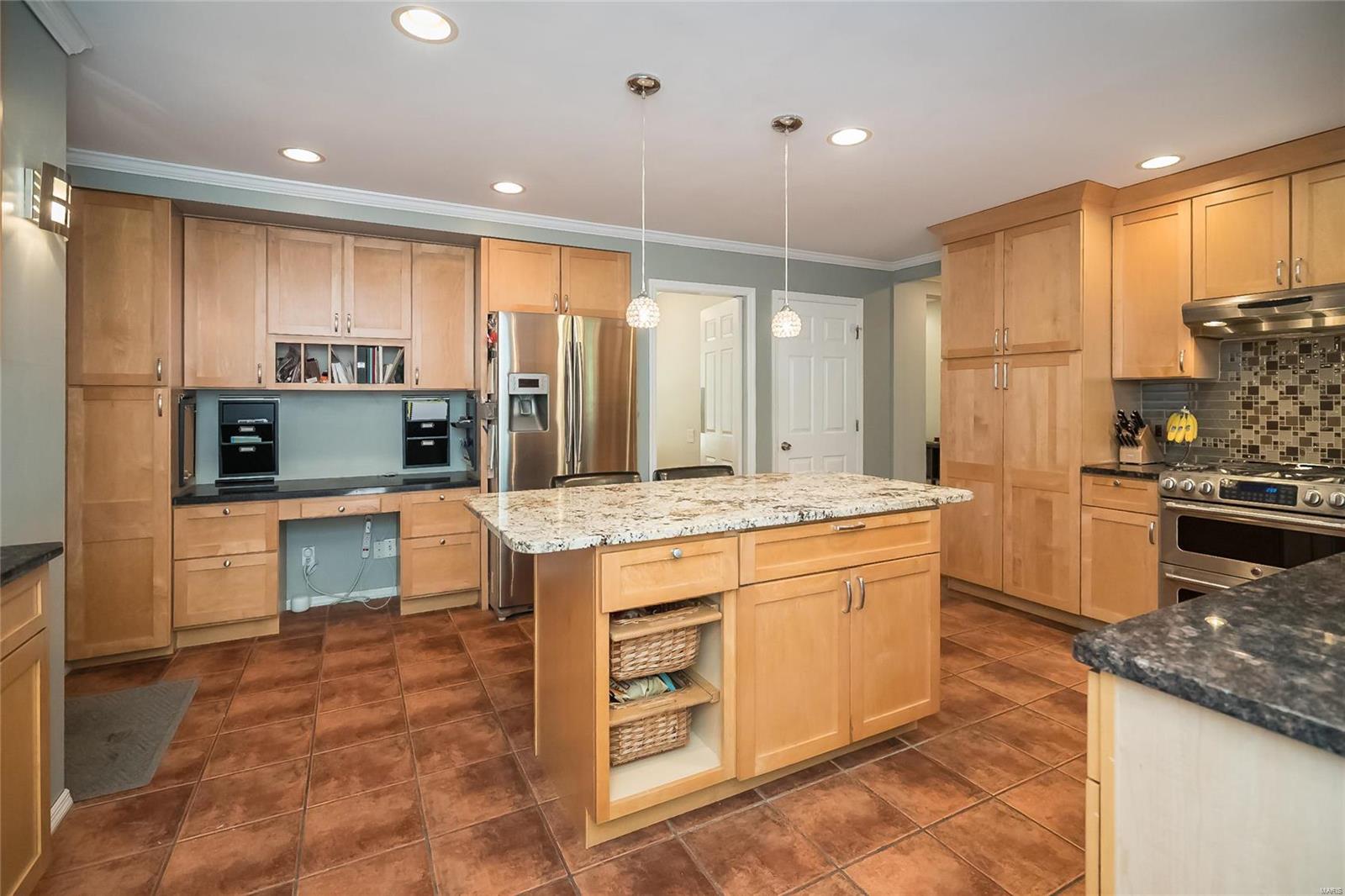 Westbury Manor 6 - Residential