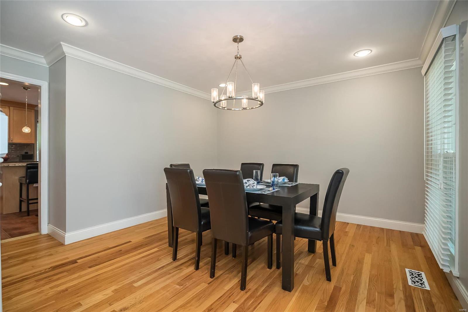 Westbury Manor 6 - Residential