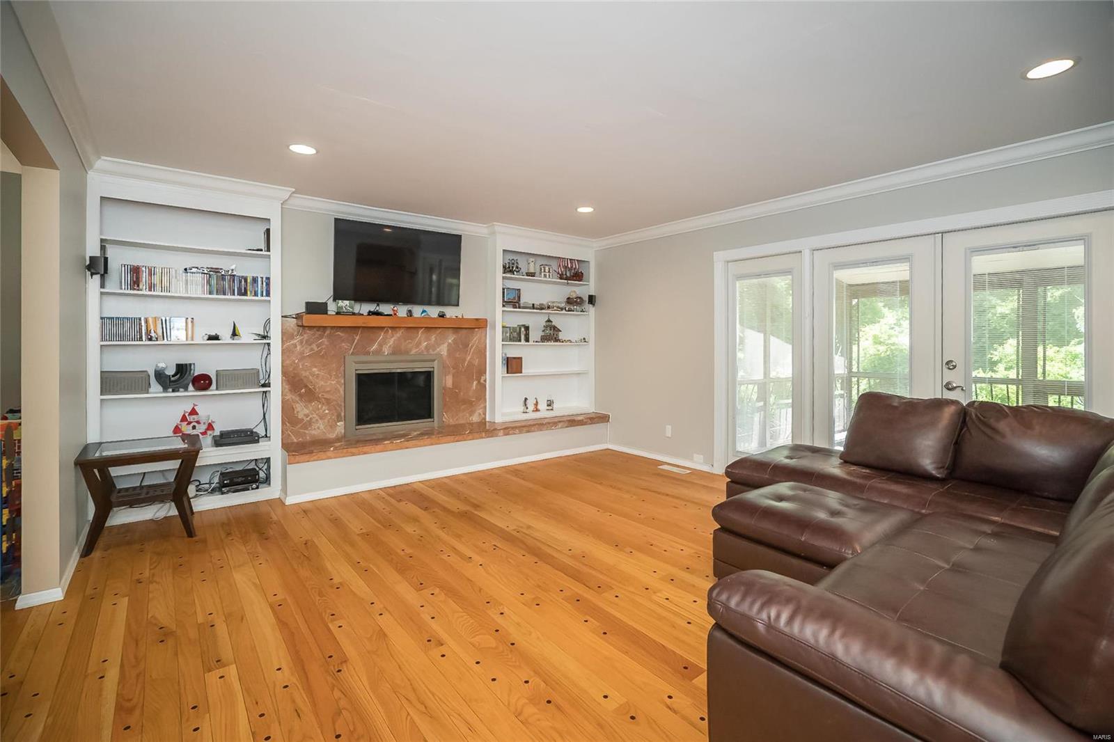 Westbury Manor 6 - Residential