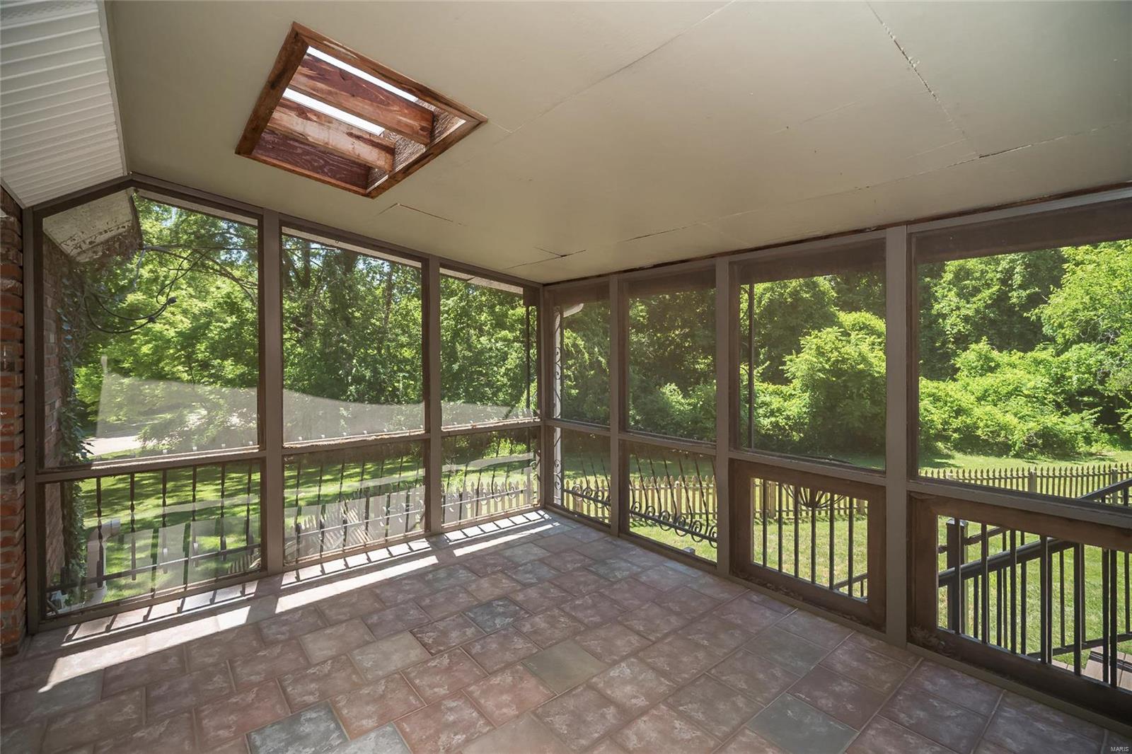 Westbury Manor 6 - Residential