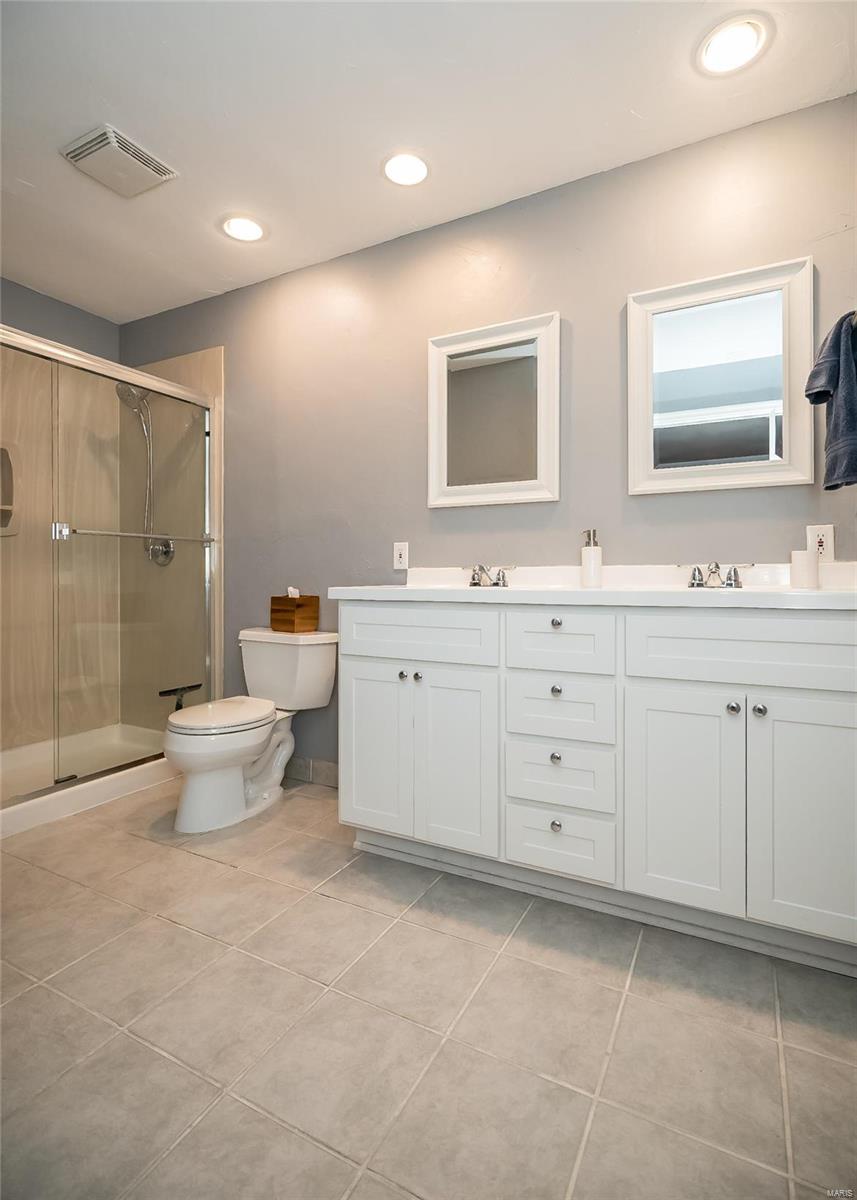 Westbury Manor 6 - Residential