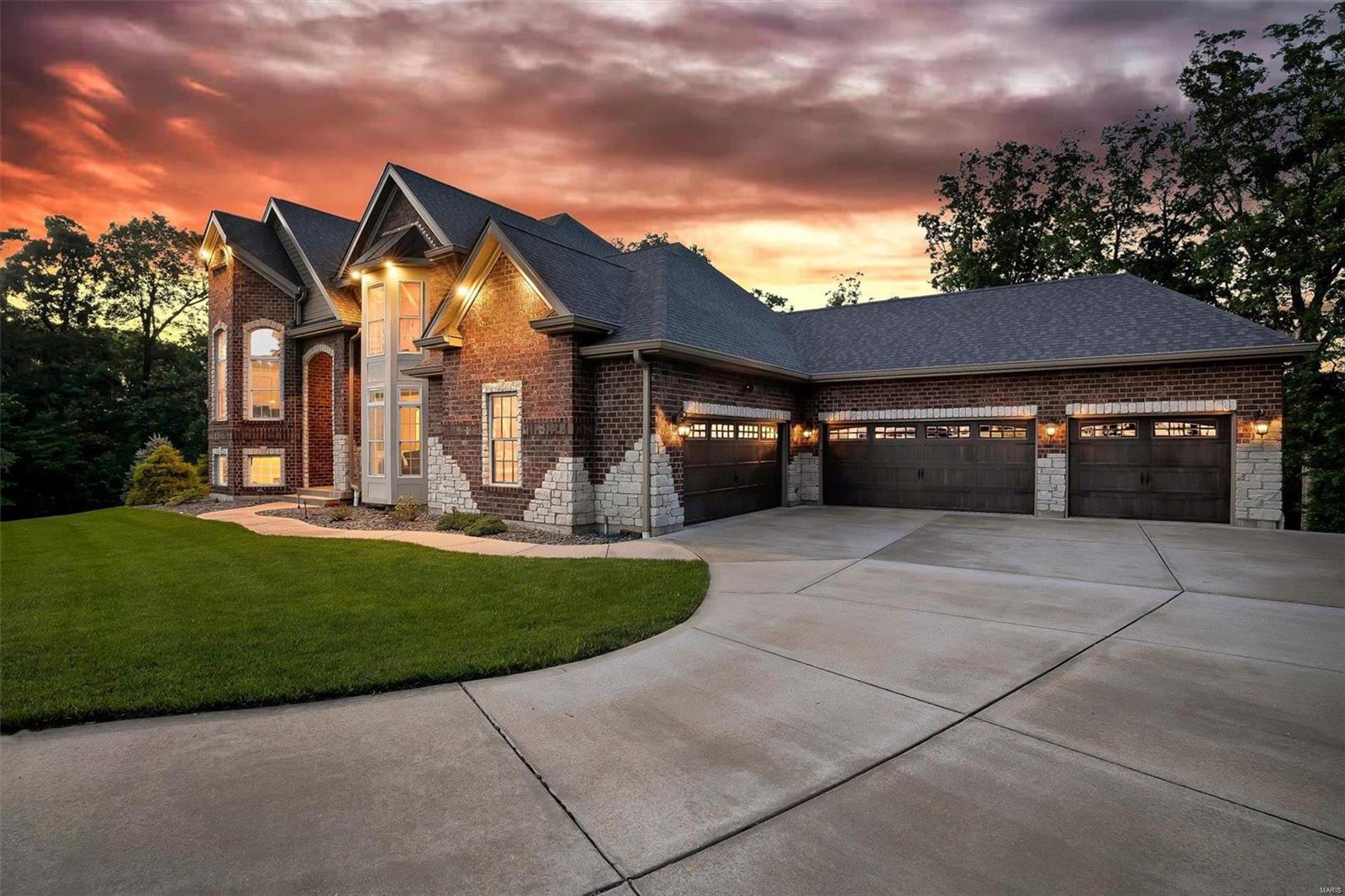 Photo 4 of 96 of 40 Grand Meridien Forest Drive house