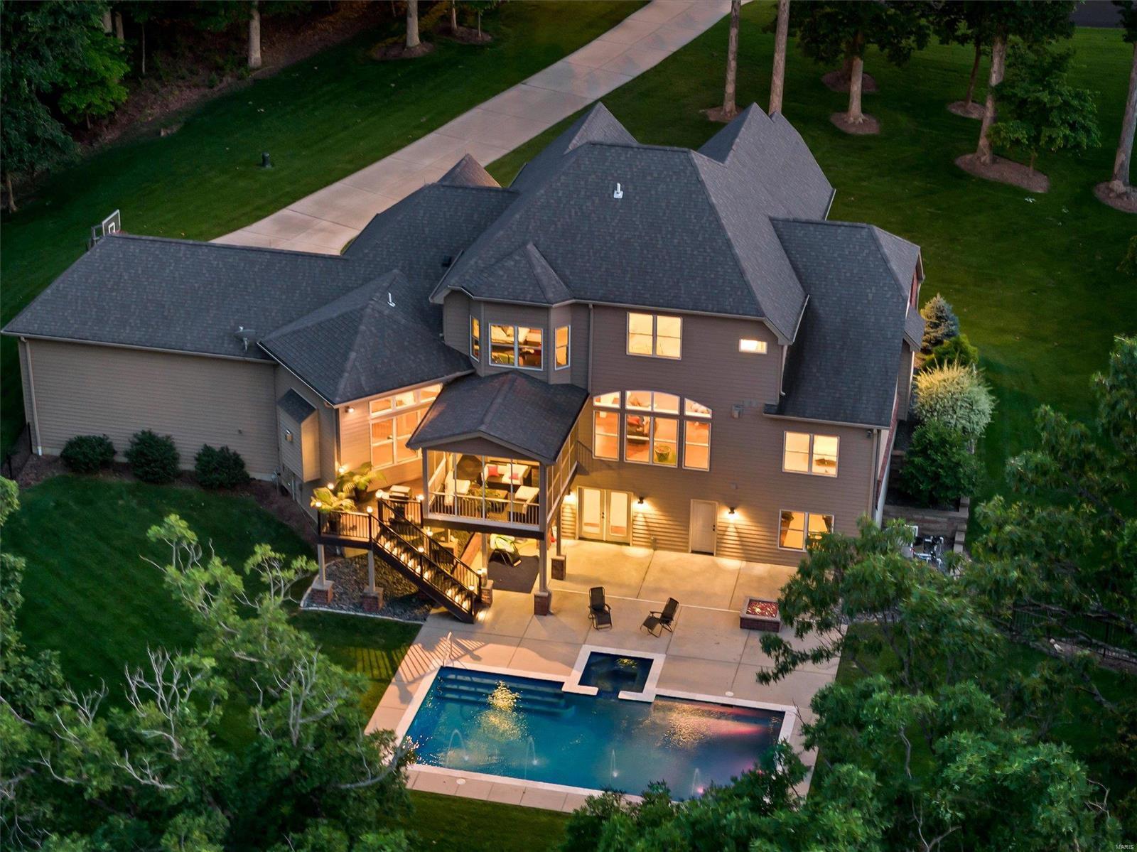 Photo 6 of 96 of 40 Grand Meridien Forest Drive house