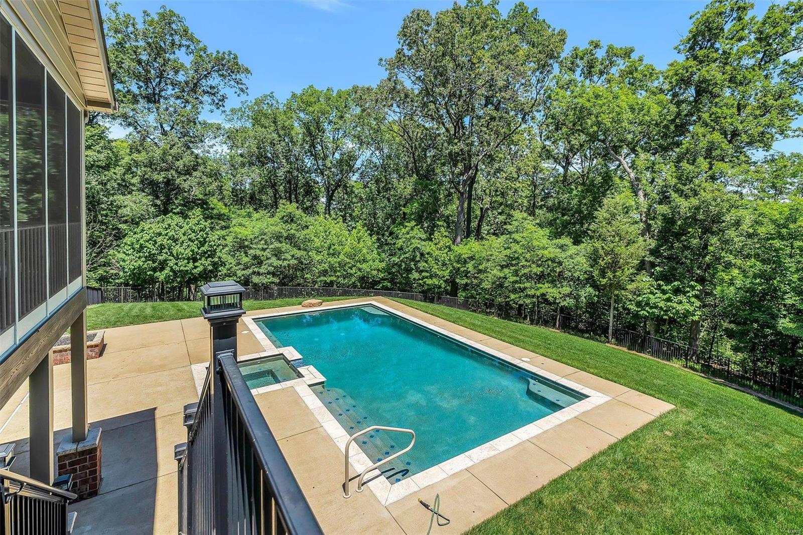 Photo 62 of 96 of 40 Grand Meridien Forest Drive house