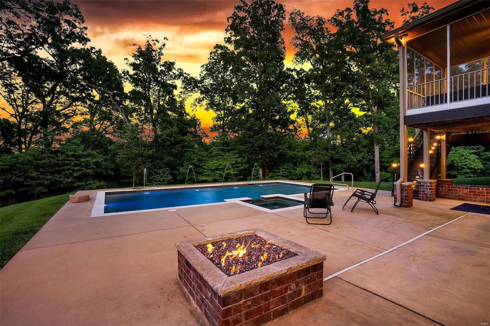 Photo 13 of 96 of 40 Grand Meridien Forest Drive house