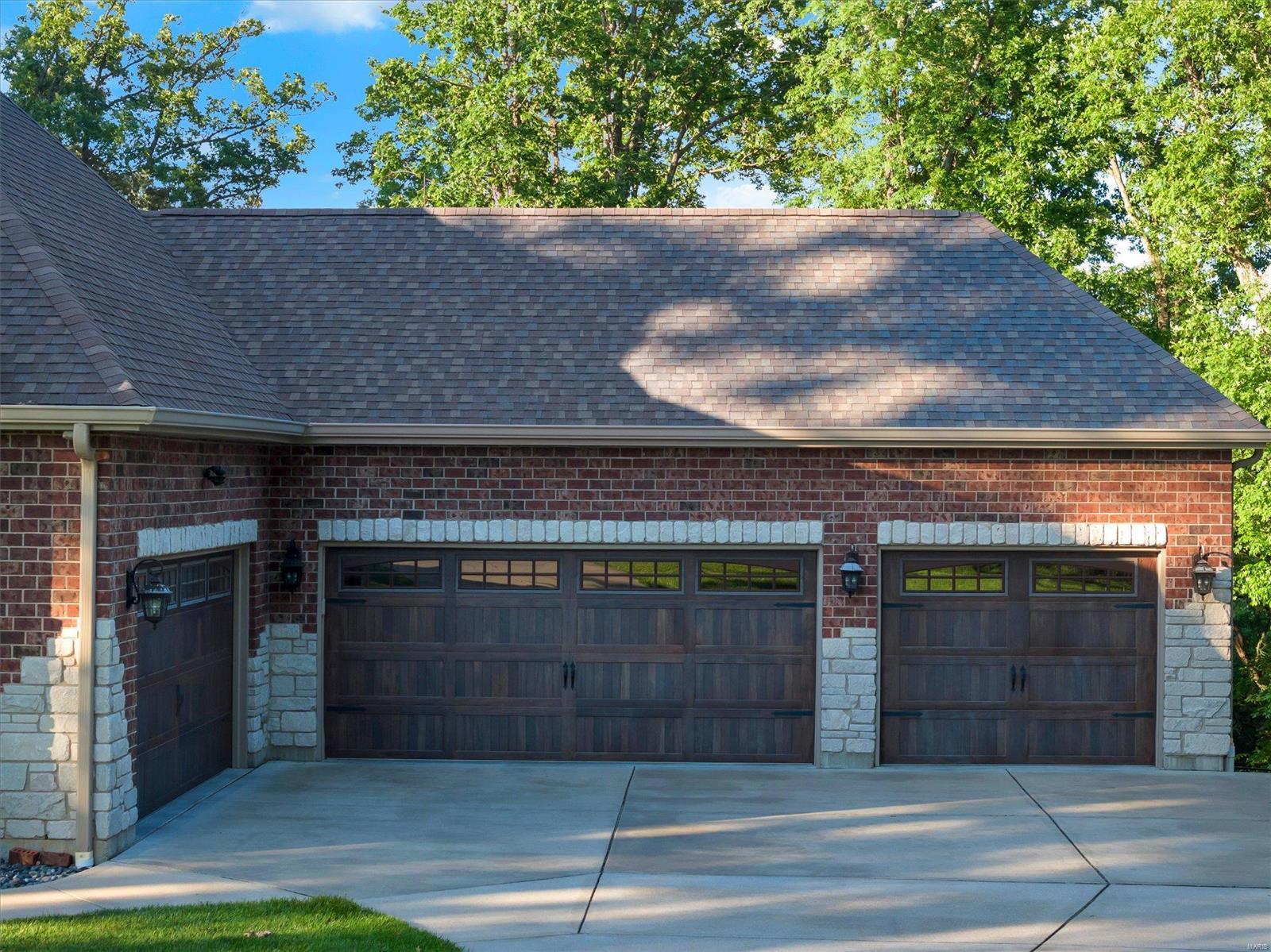 Photo 20 of 96 of 40 Grand Meridien Forest Drive house