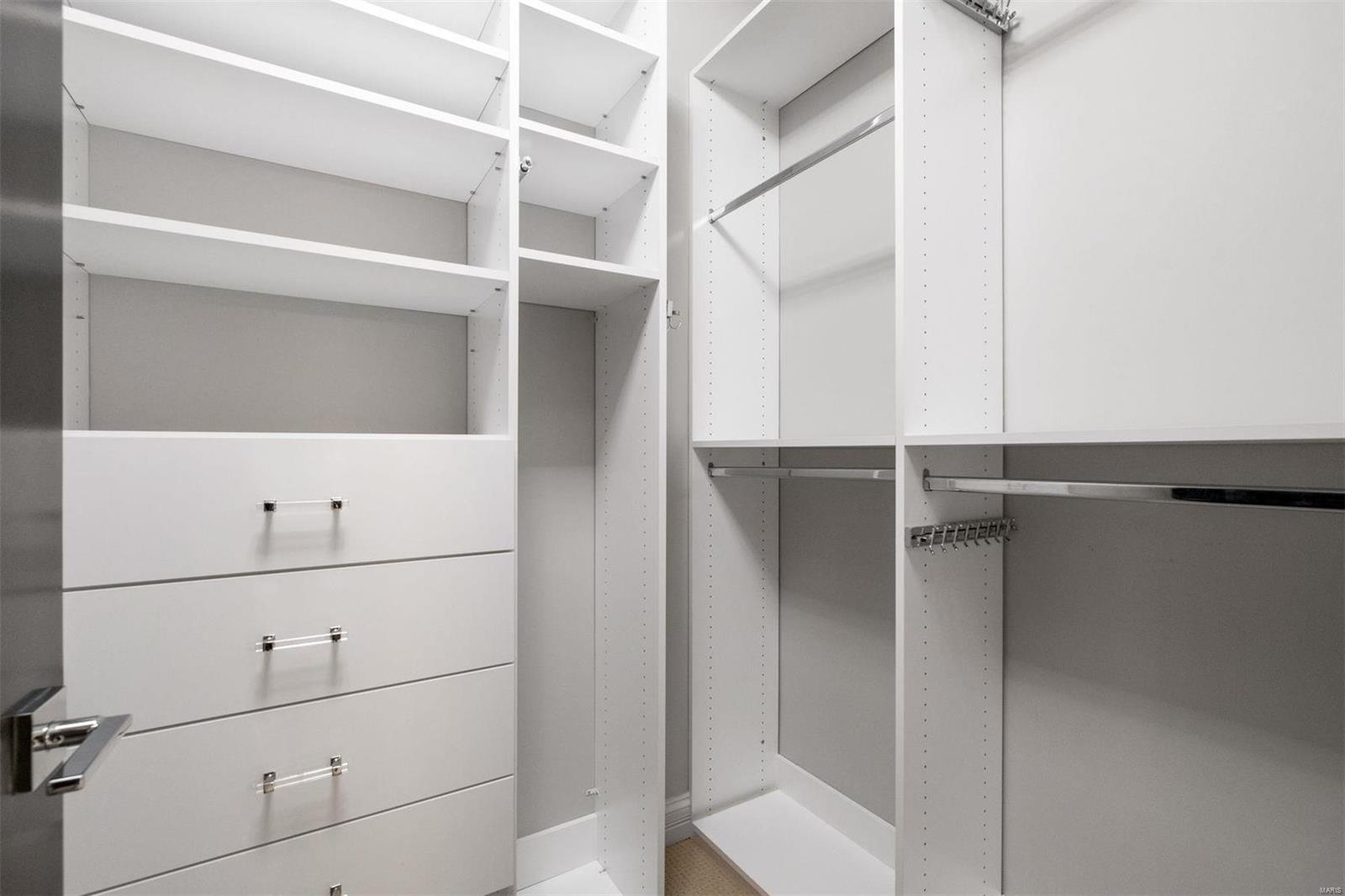 Woods Of Ladue The - Residential