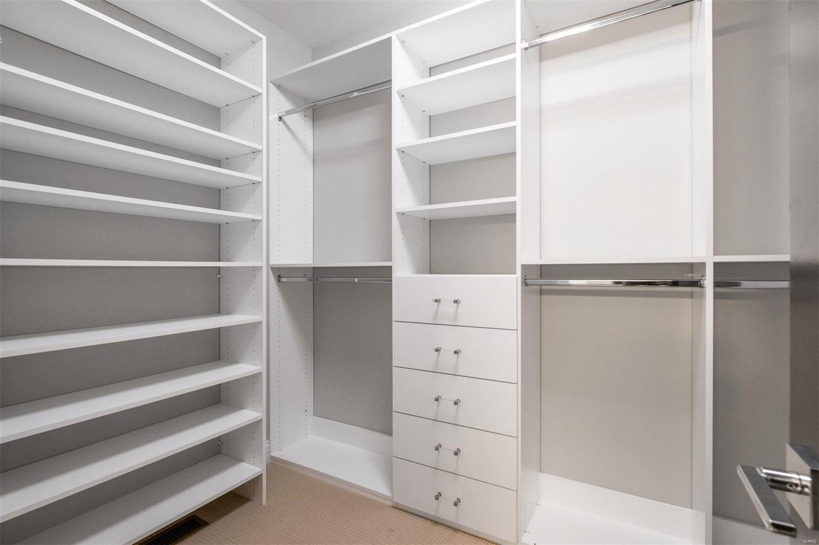 Woods Of Ladue The - Residential