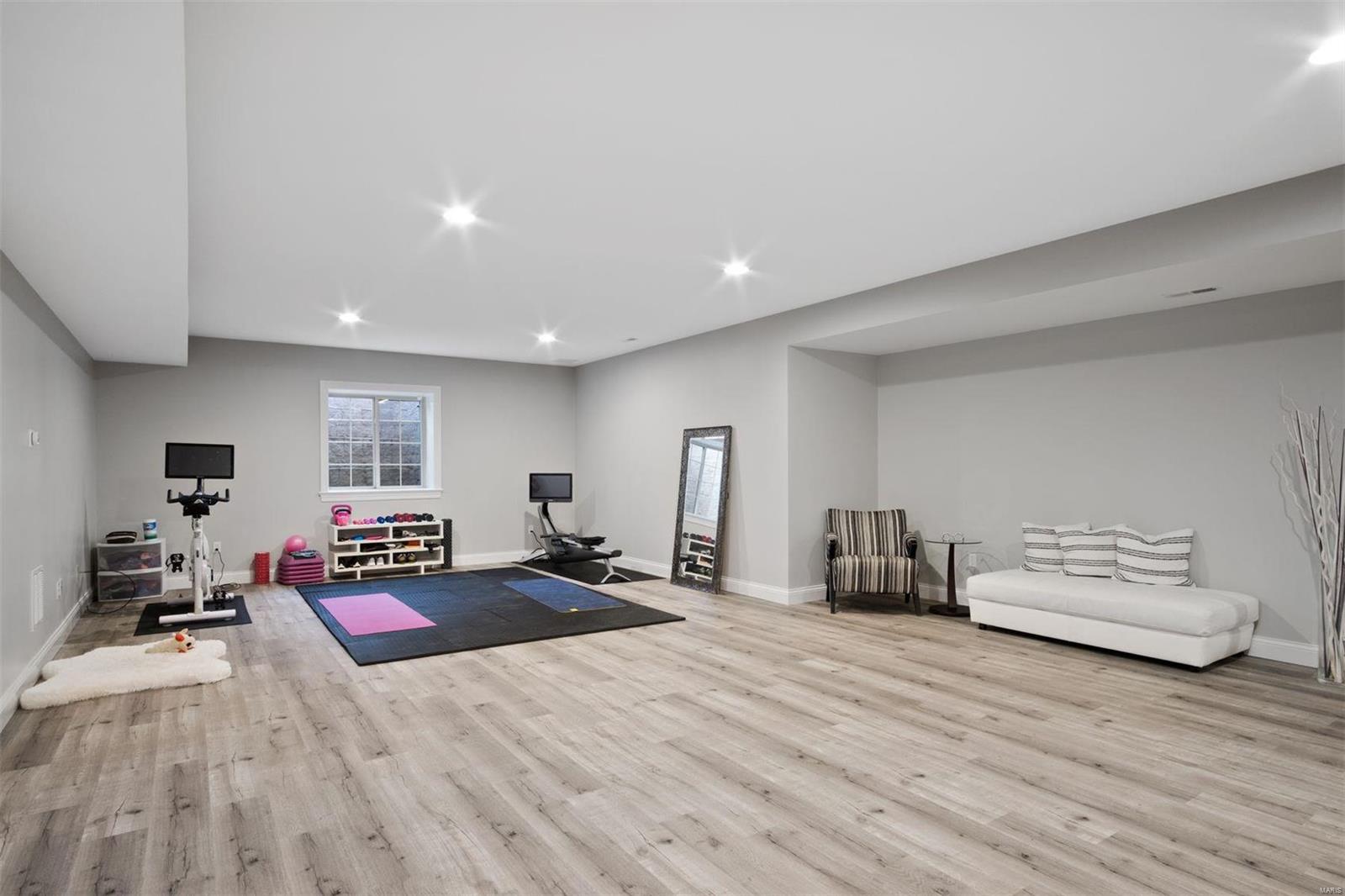 Woods Of Ladue The - Residential