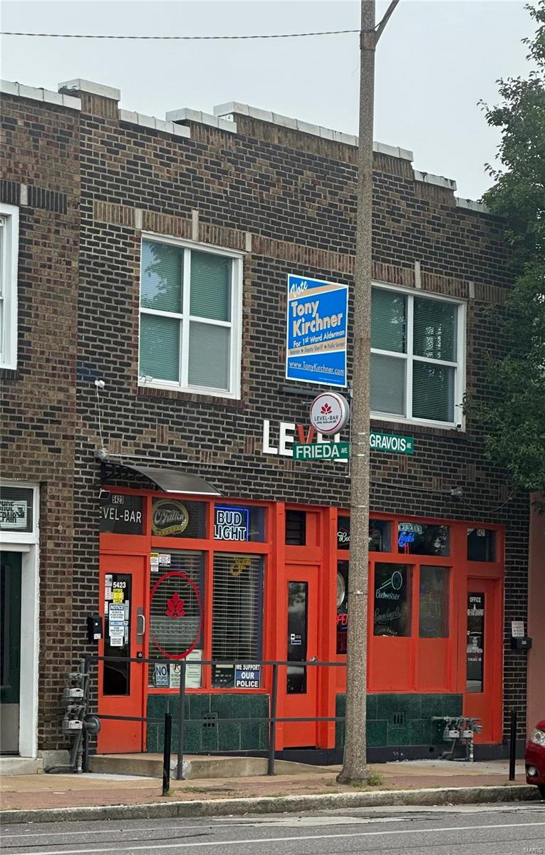 Gravois Bates Add - Commercial Sale