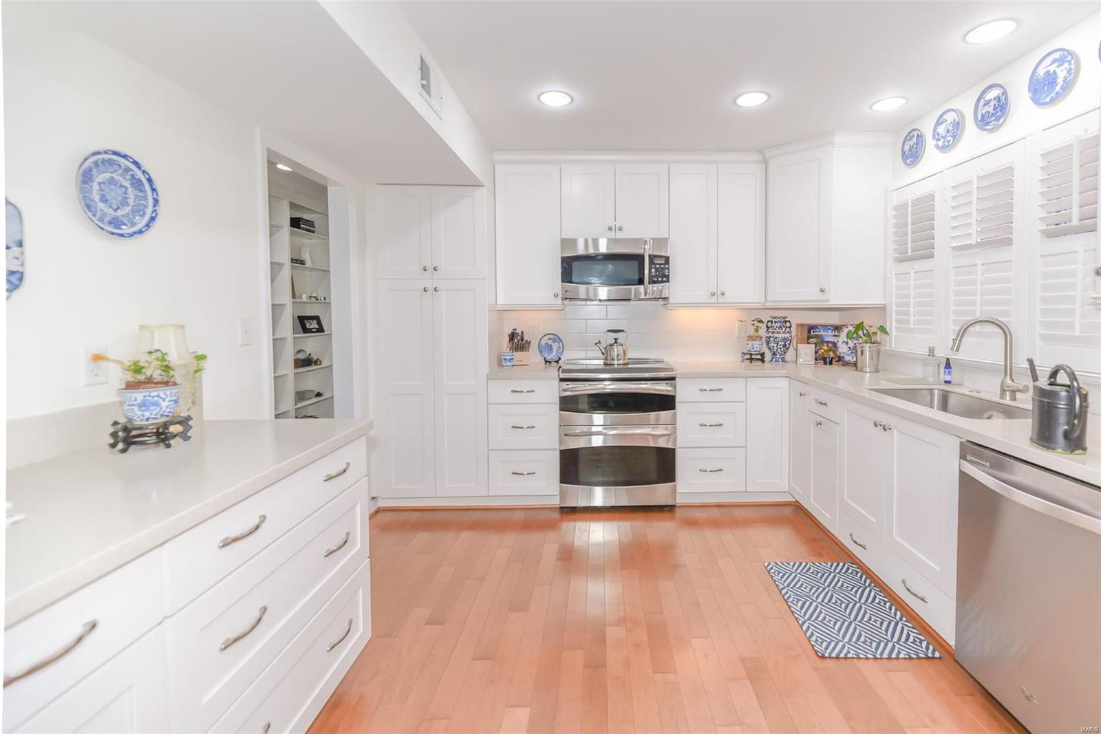 Essex Place Condo - Residential