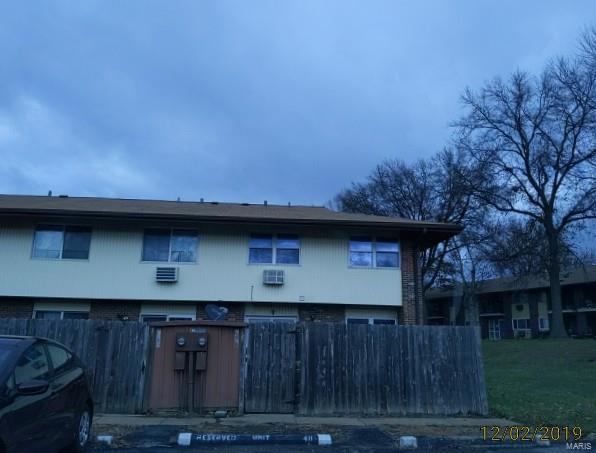 Hazelcrest Condo - Residential