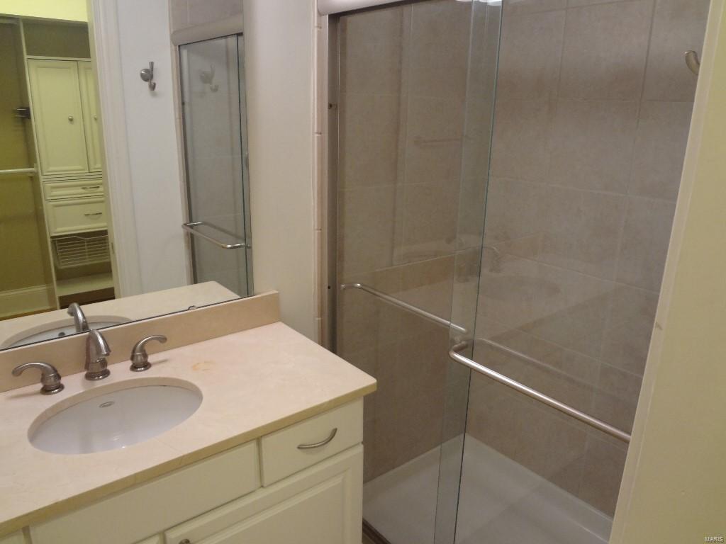 6253 Rosebury Condo - Residential